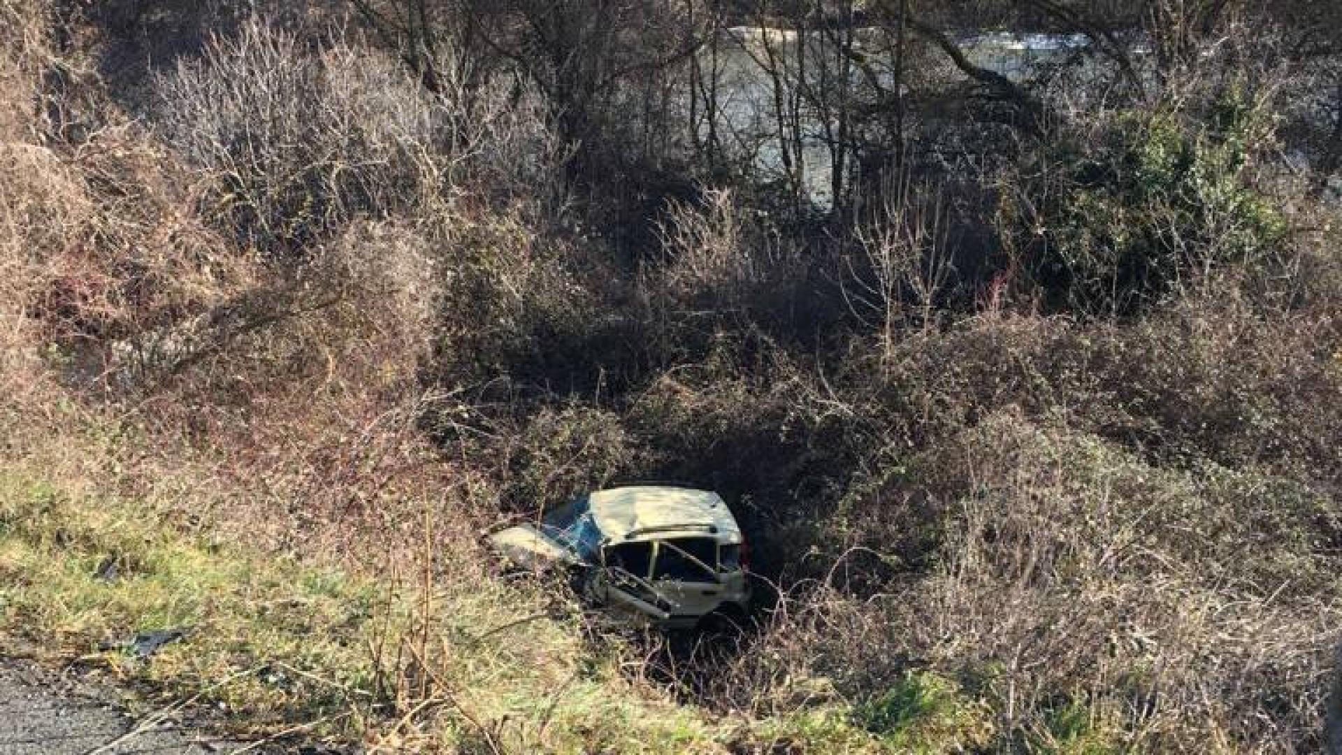 Dos conductores han resultado heridos en una colisión frontal en el kilómetro 1 de la NA-127 entre Liédena y Sangüesa, en el término de Liédena.