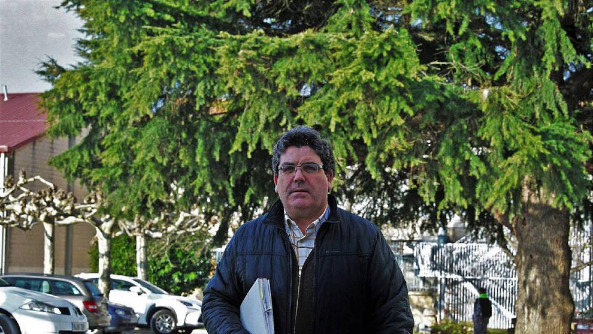 Juan Antonio Lora, un luchador para mejorar el IES de Huarte