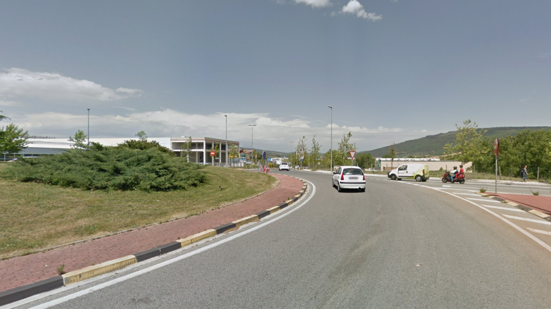 Acuerdo en Orkoien para asfaltar otro tramo de la carretera de Etxauri