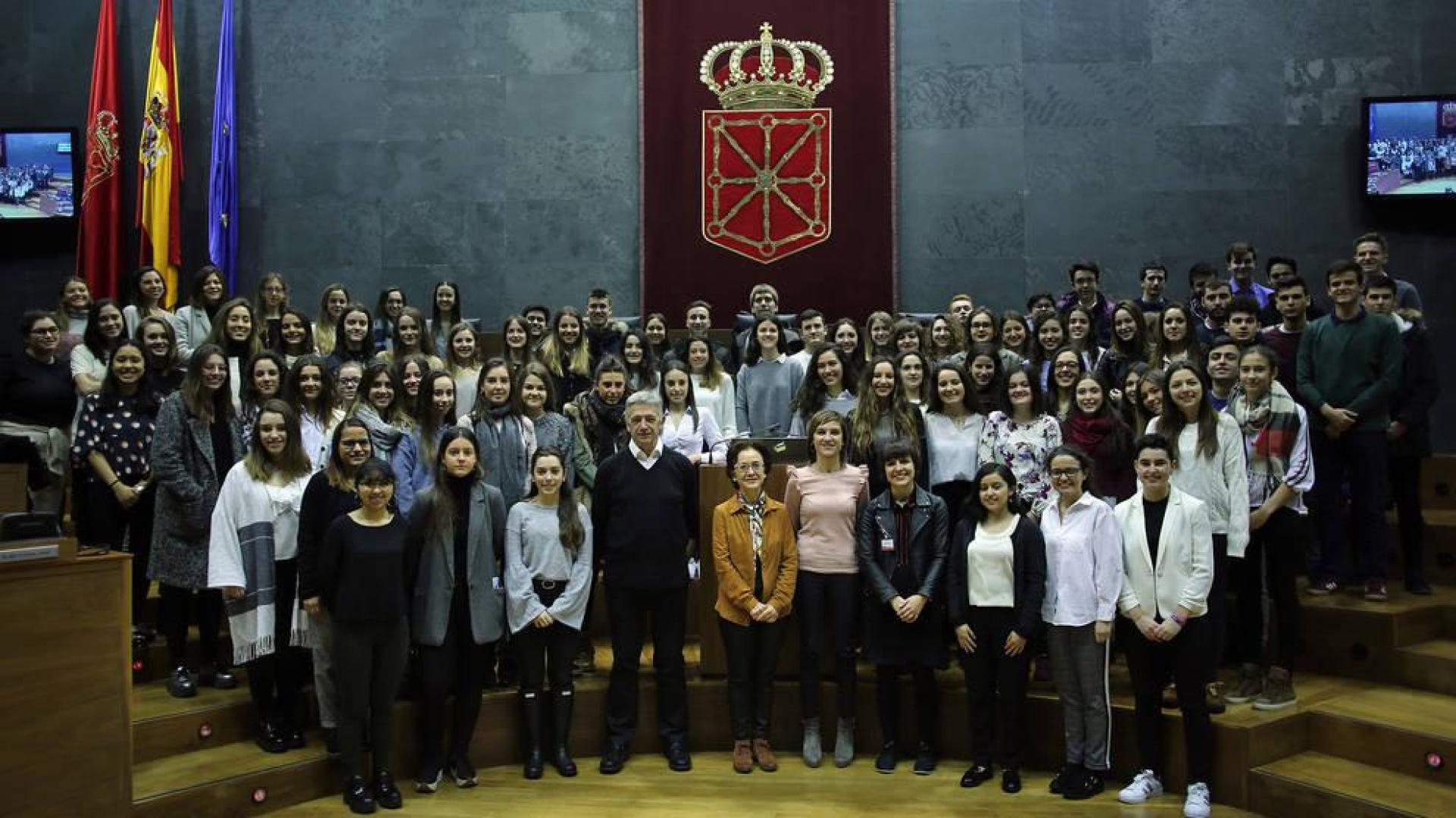 Tercer grado de los universitarios a los parlamentarios navarros