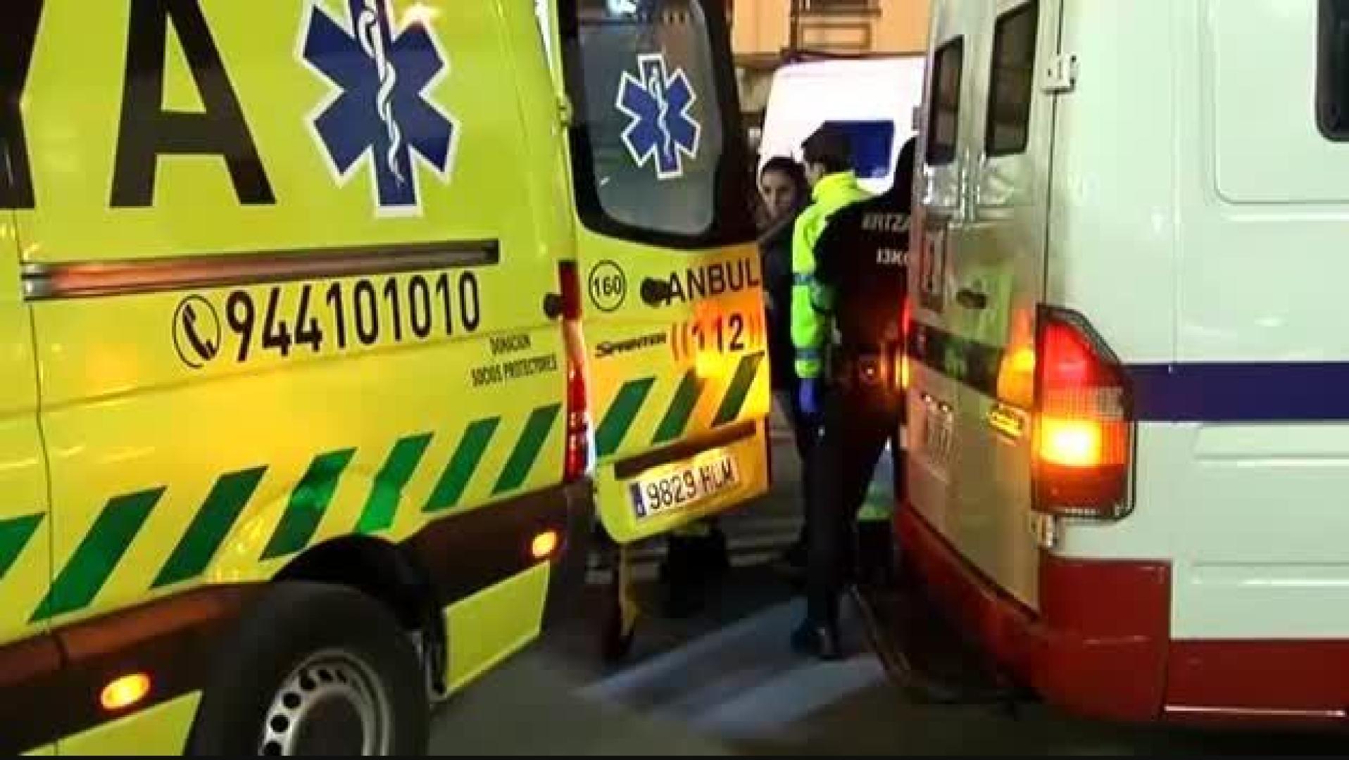 Fallece un ertzaina de 51 años durante la batalla de ultras en Bilbao