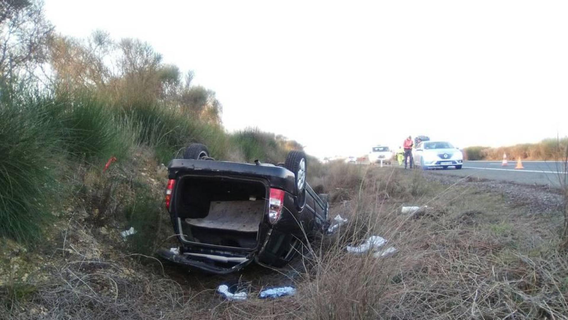 Trasladado al CHN tras salirse de la vía y volcar en Barásoain