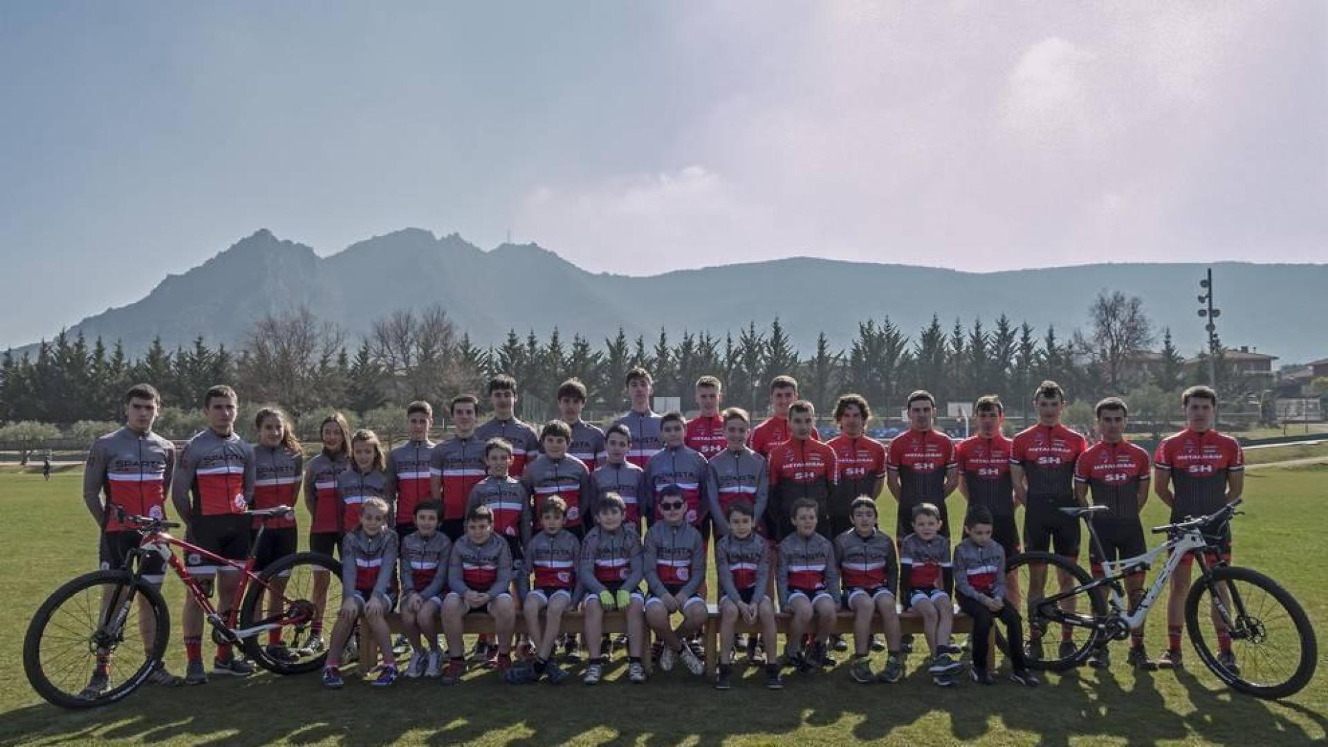 Brotan bikers en las faldas de Montejurra