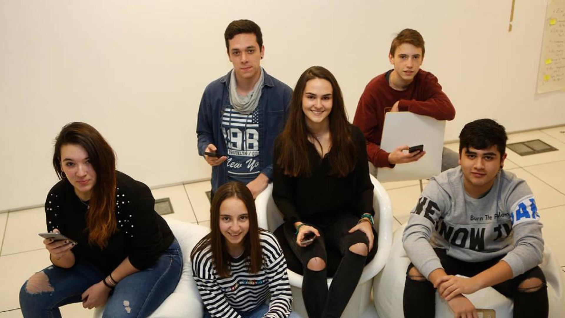 Pegados al móvil: el 80% de adolescentes, con 'smartphone'