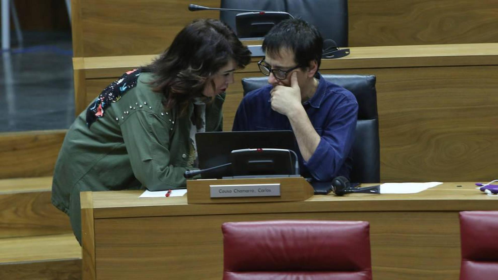 Couso dice que la mitad de Podemos está con ellos y critica a Santos y Aznárez