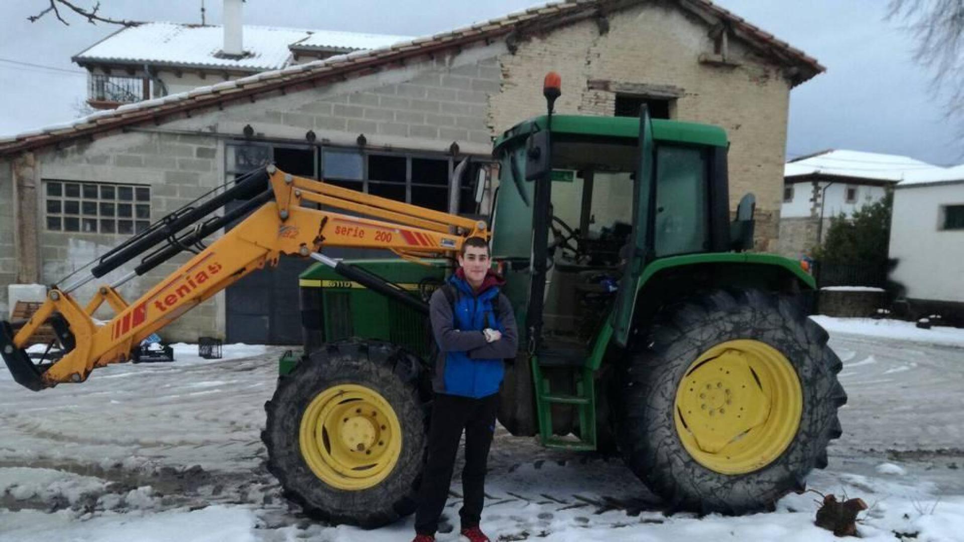 Mikel y su viaje en tractor a San Jorge para no perderse un examen