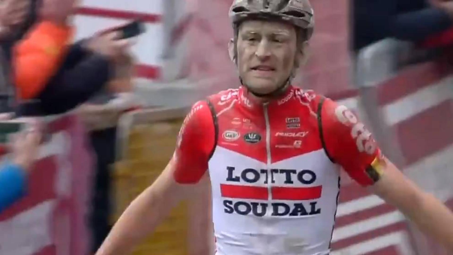 Benoot sorprende en una épica Strade Bianche y Valverde termina cuarto