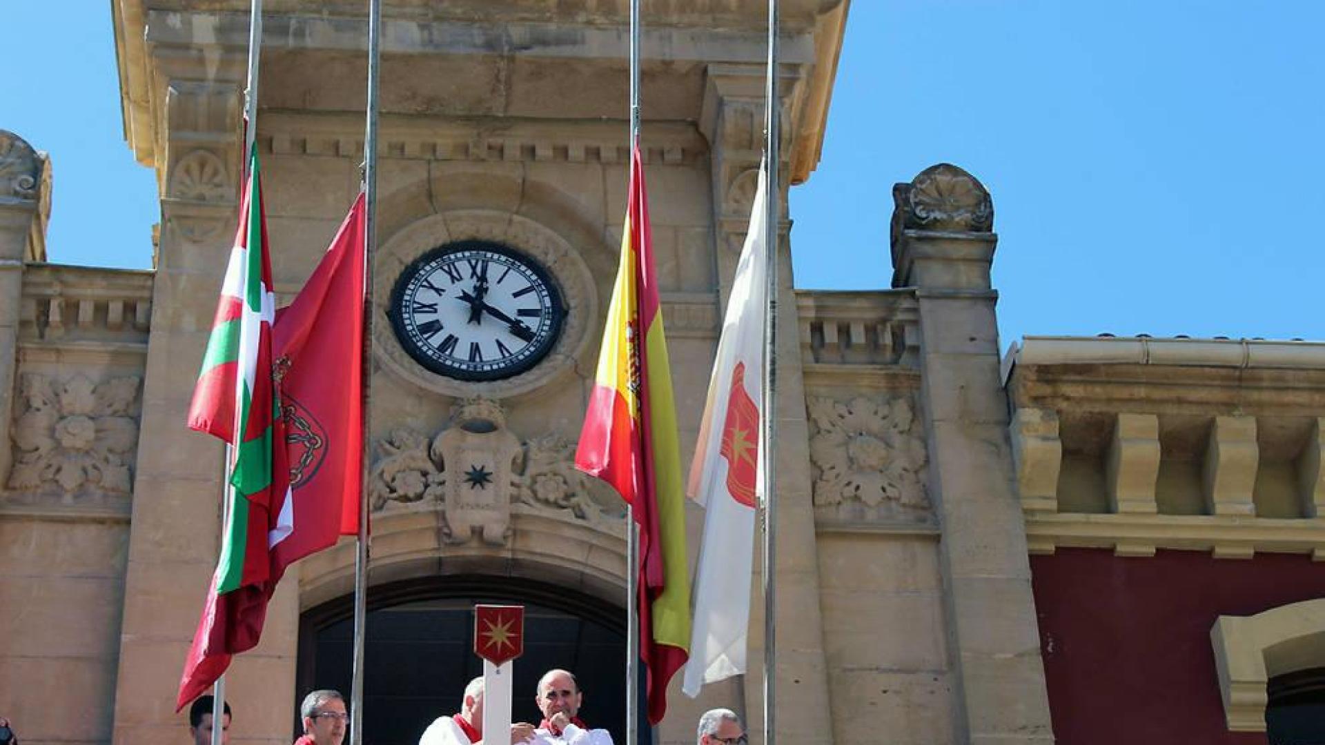 El TAN anula la decisión del Ayuntamiento de Estella de colocar la ikurriña en fiestas
