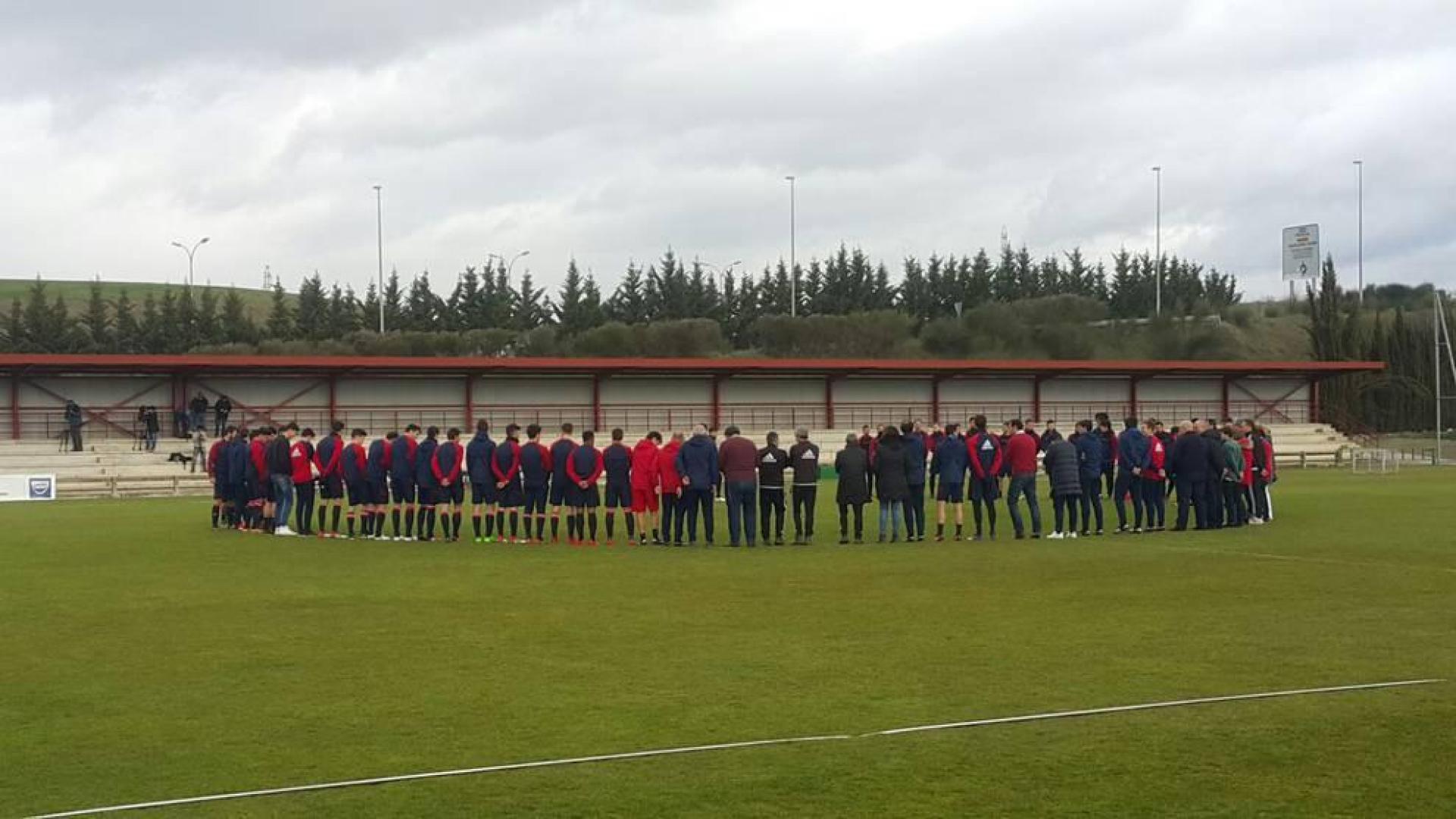 Minuto de silencio por Fermín Ezcurra en Tajonar.