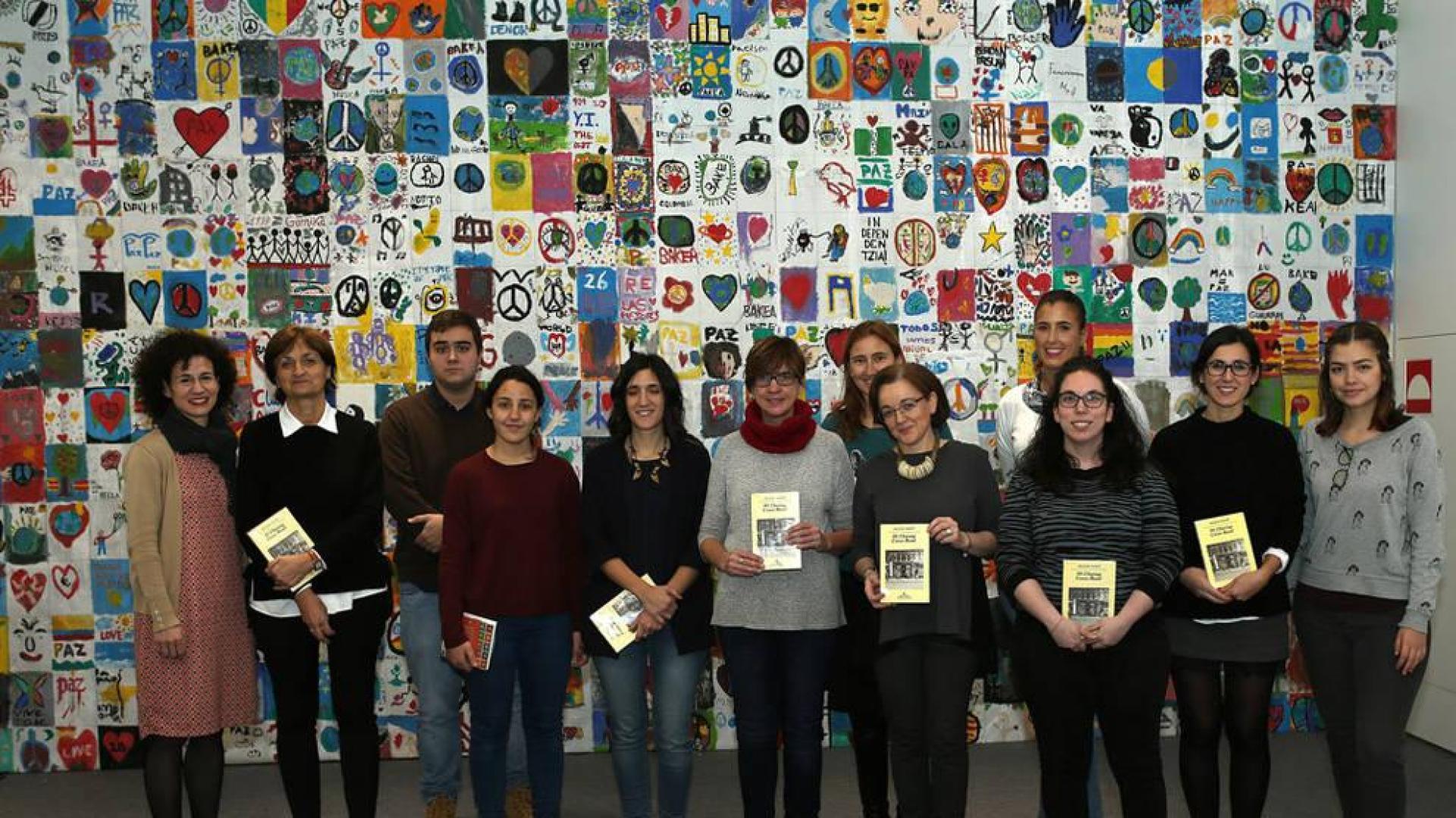 Estudiantes de la UNAV se unen una vez al mes en el club de lectura 'Entre líneas'