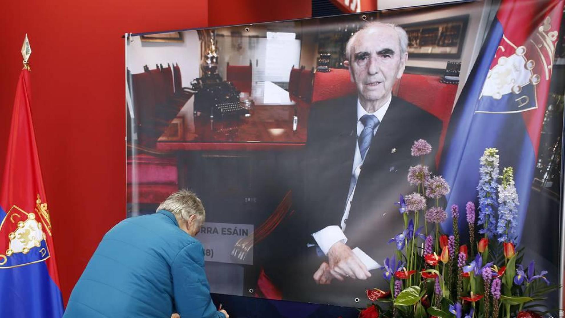 El osasunismo despide a Ezcurra