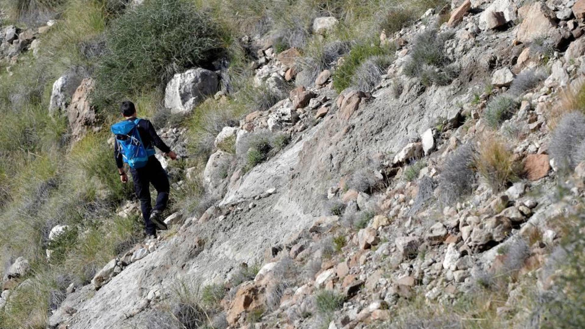 Auxiliado tras precipitarse 40 metros por una mina en la zona de búsqueda de Gabriel