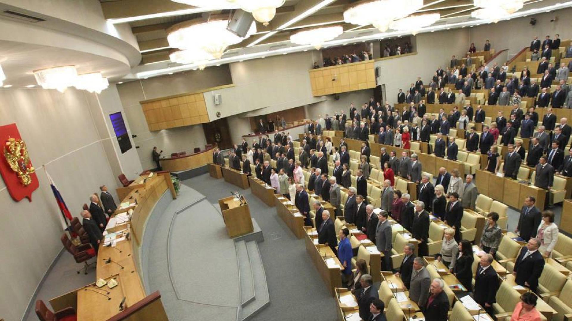 Diputado ruso acusado de acoso sexual pide perdón y dice: "Fue sin mala intención"