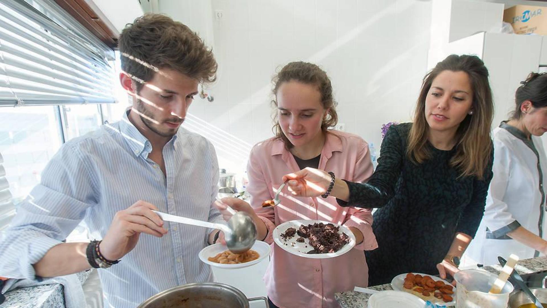 “Hoy cocino yo; guía de supervivencia para universitarios