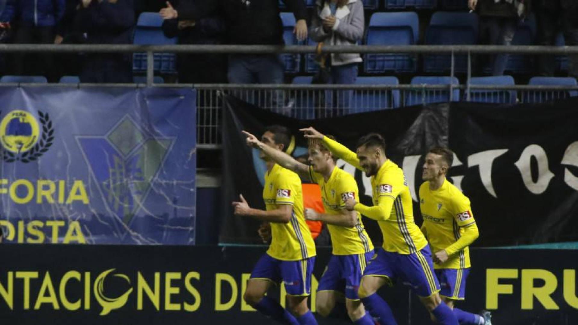 El Rayo se afianza en la segunda plaza y el Cádiz resurge