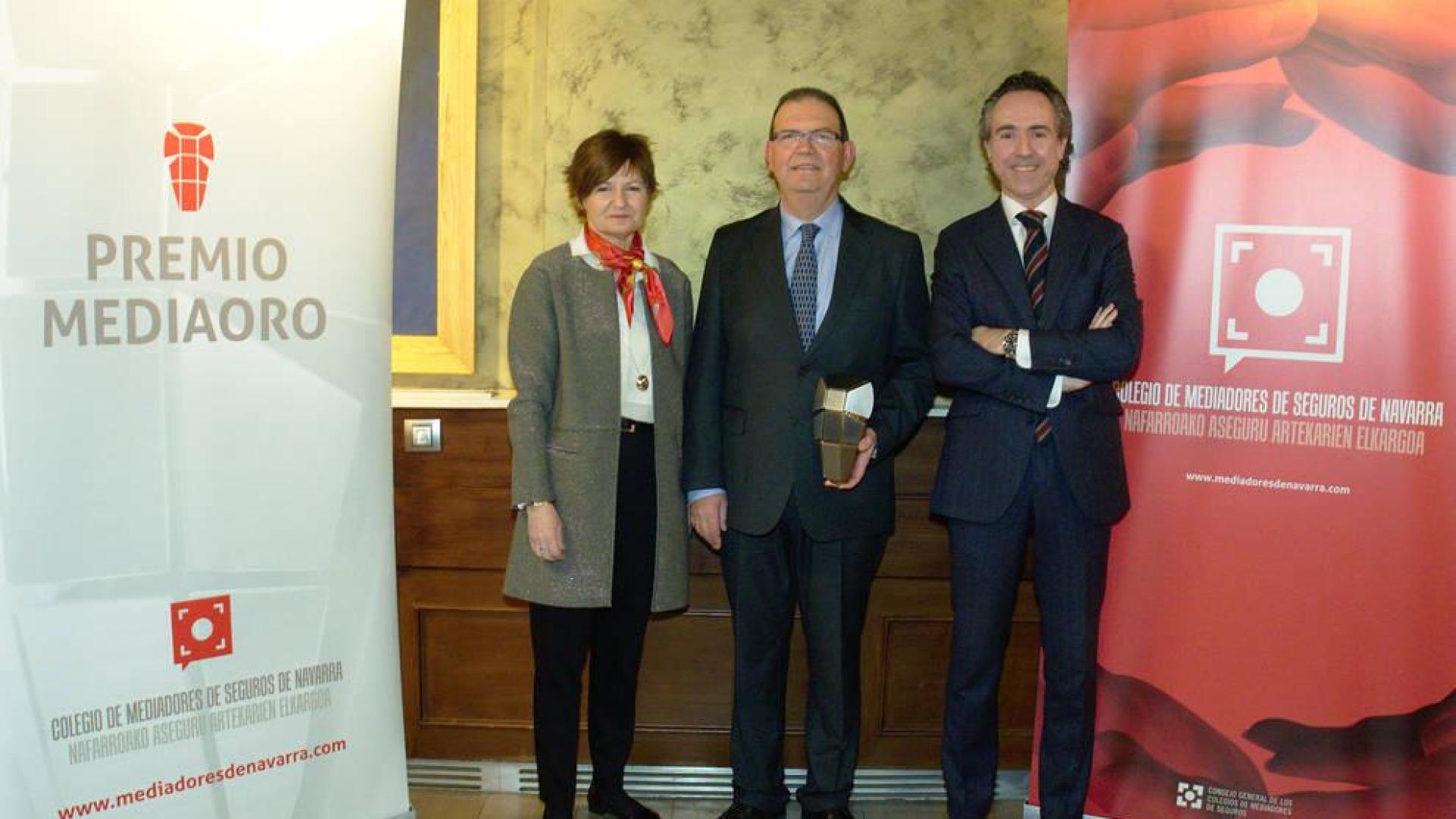 El Colegio de Mediadores de Seguros otorga el Premio Mediaoro a Carlos Alonso