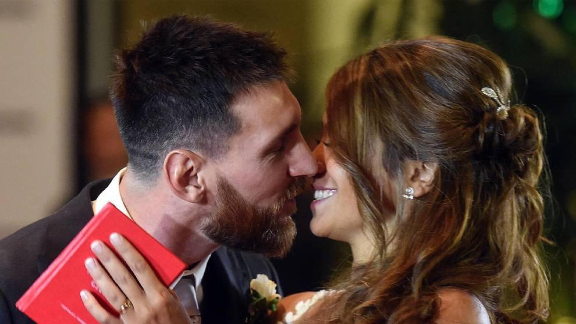 Imágenes de la boda de Messi y Antonella celebrada el viernes en Argentina. A la cita asistieron varios miembros de la plantilla del FC Barcelona.