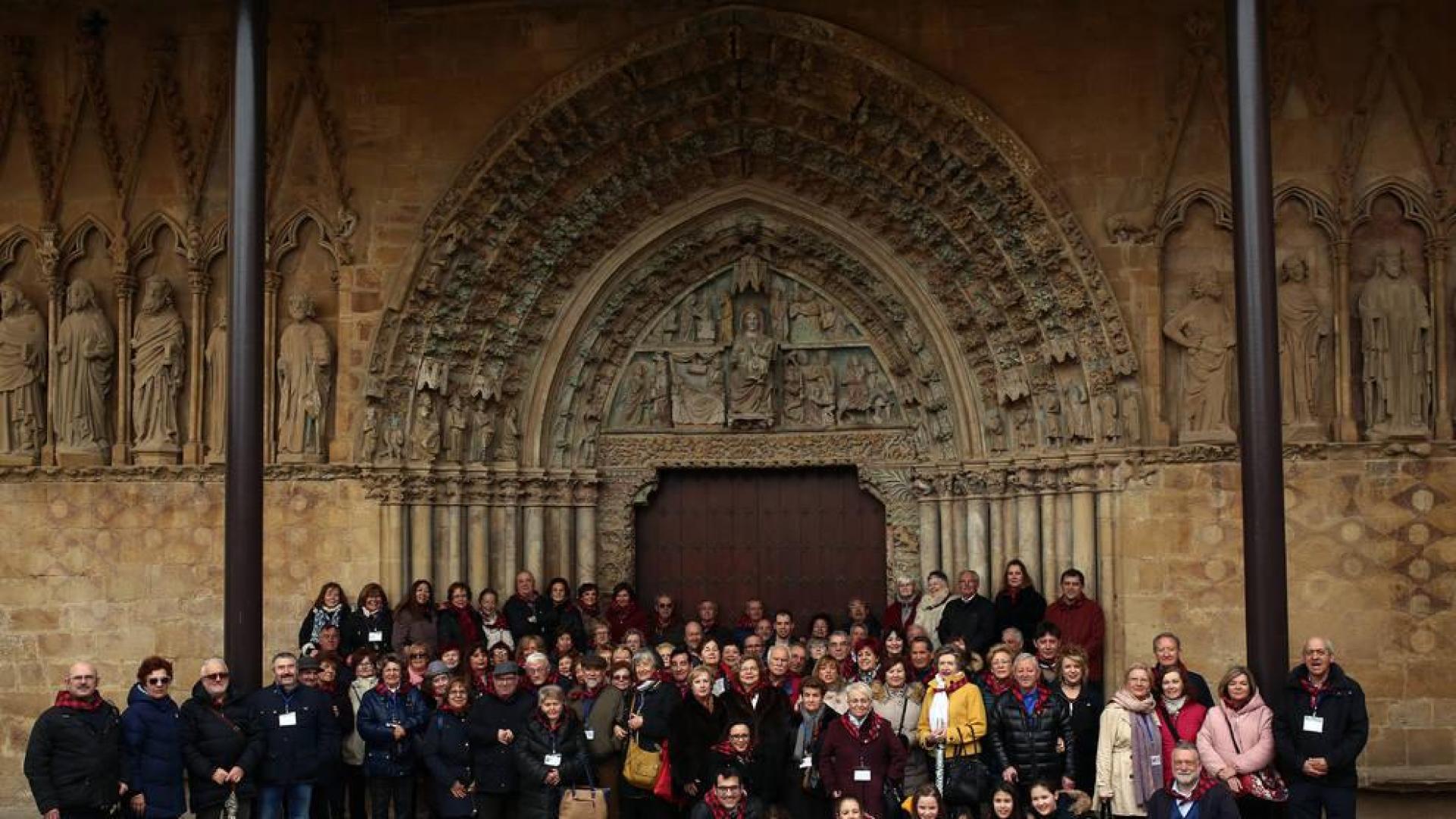 Las casas de Aragón visitan Olite