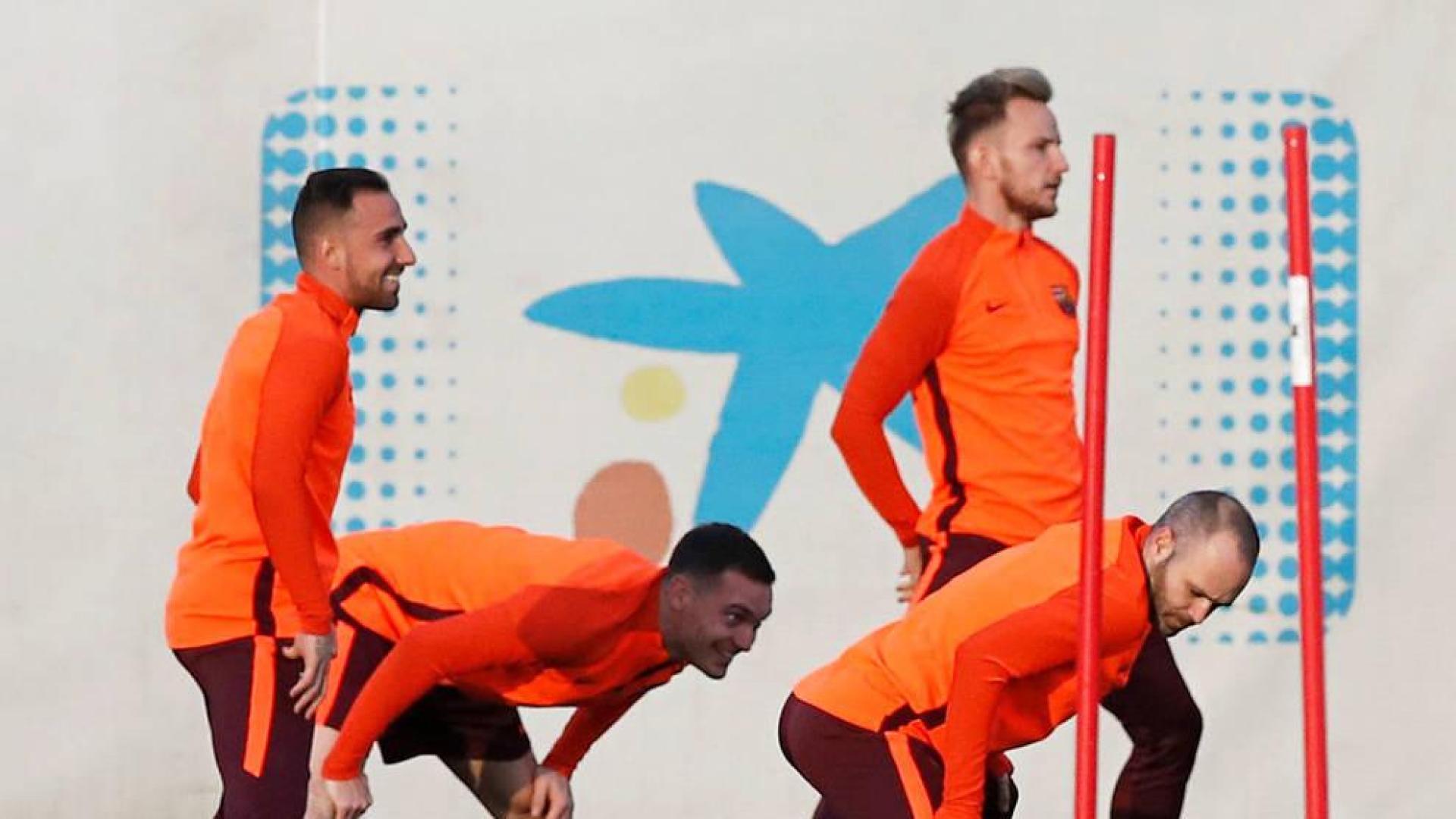 Iniesta llega al choque en el que el futuro de Conte pende de un hilo