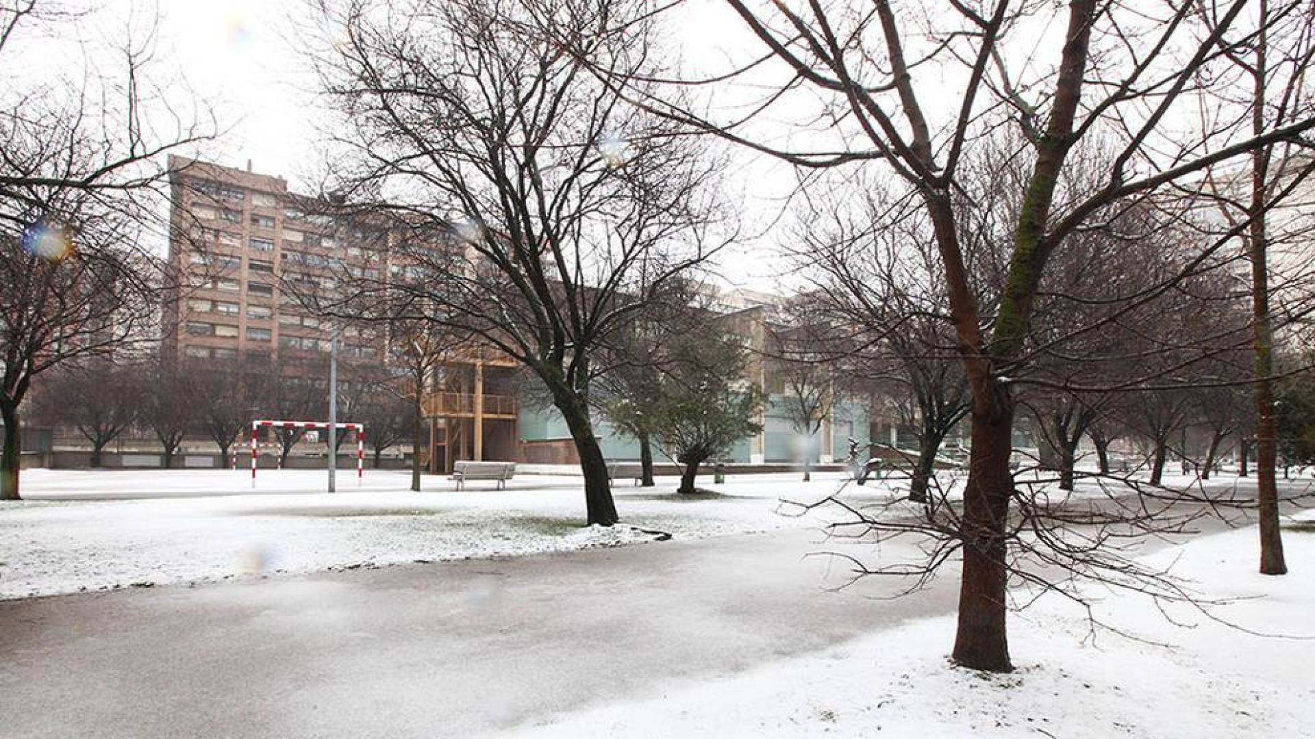 Fotografías de la nevada caída en Pamplona durante la noche y la madrugada del 31 de enero y el 1 de febrero.