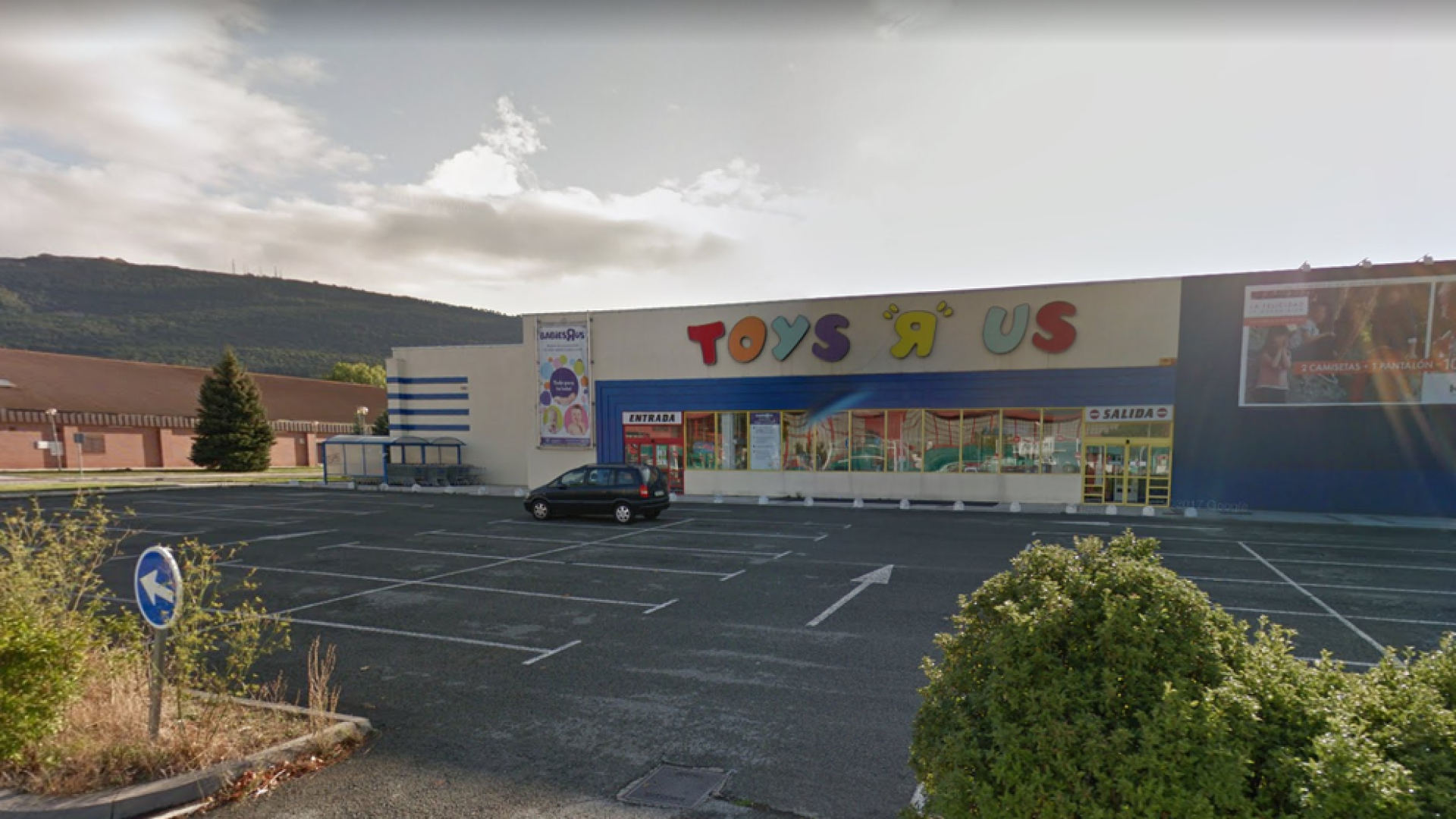 Toys 'R' Us estudia vender sus tiendas en España tras liquidar su negocio en EE UU