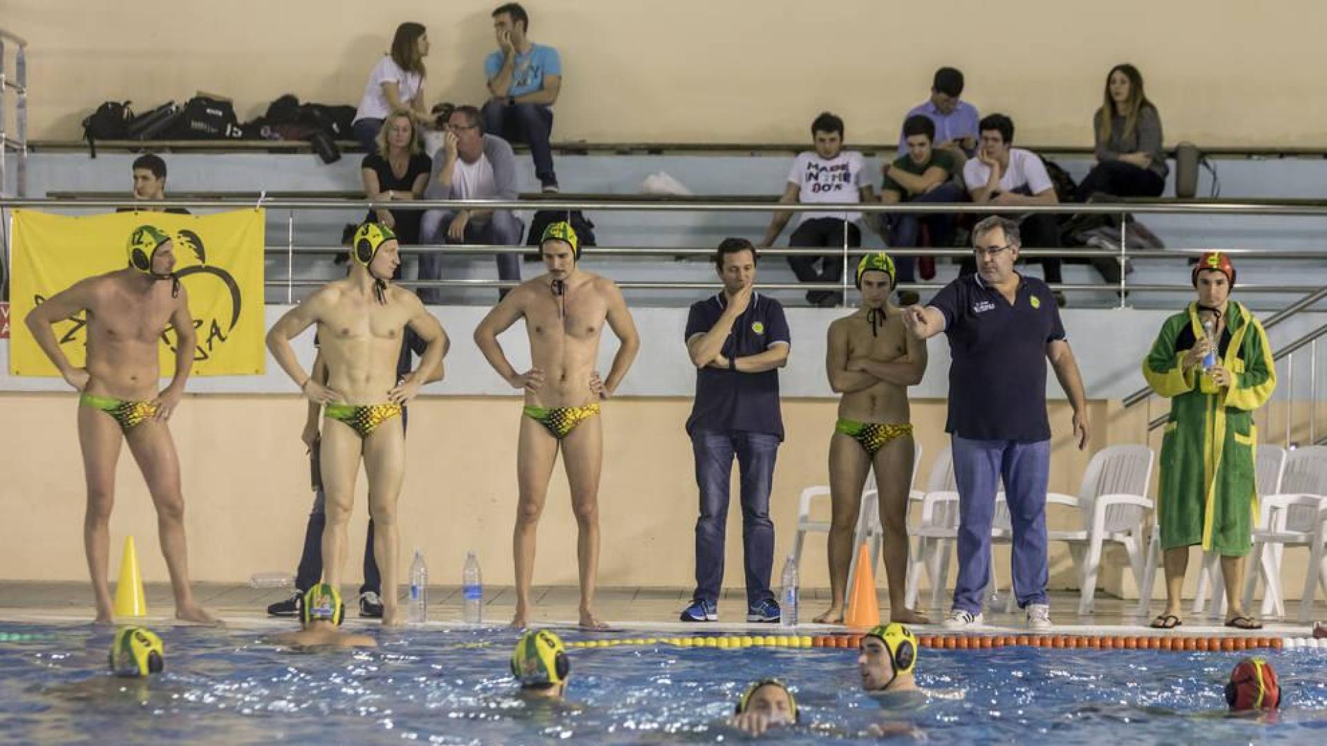 Waterpolo Navarra roza ya la salvación