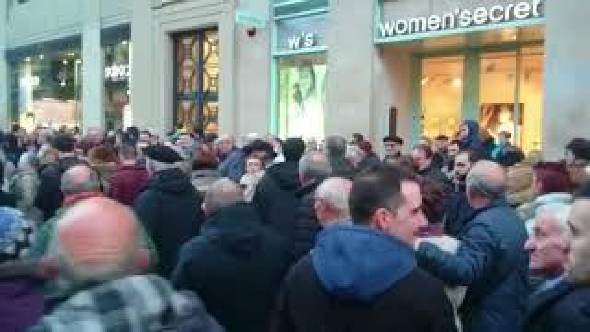 Manifestastes increpan a UPN en la marcha por las pensiones