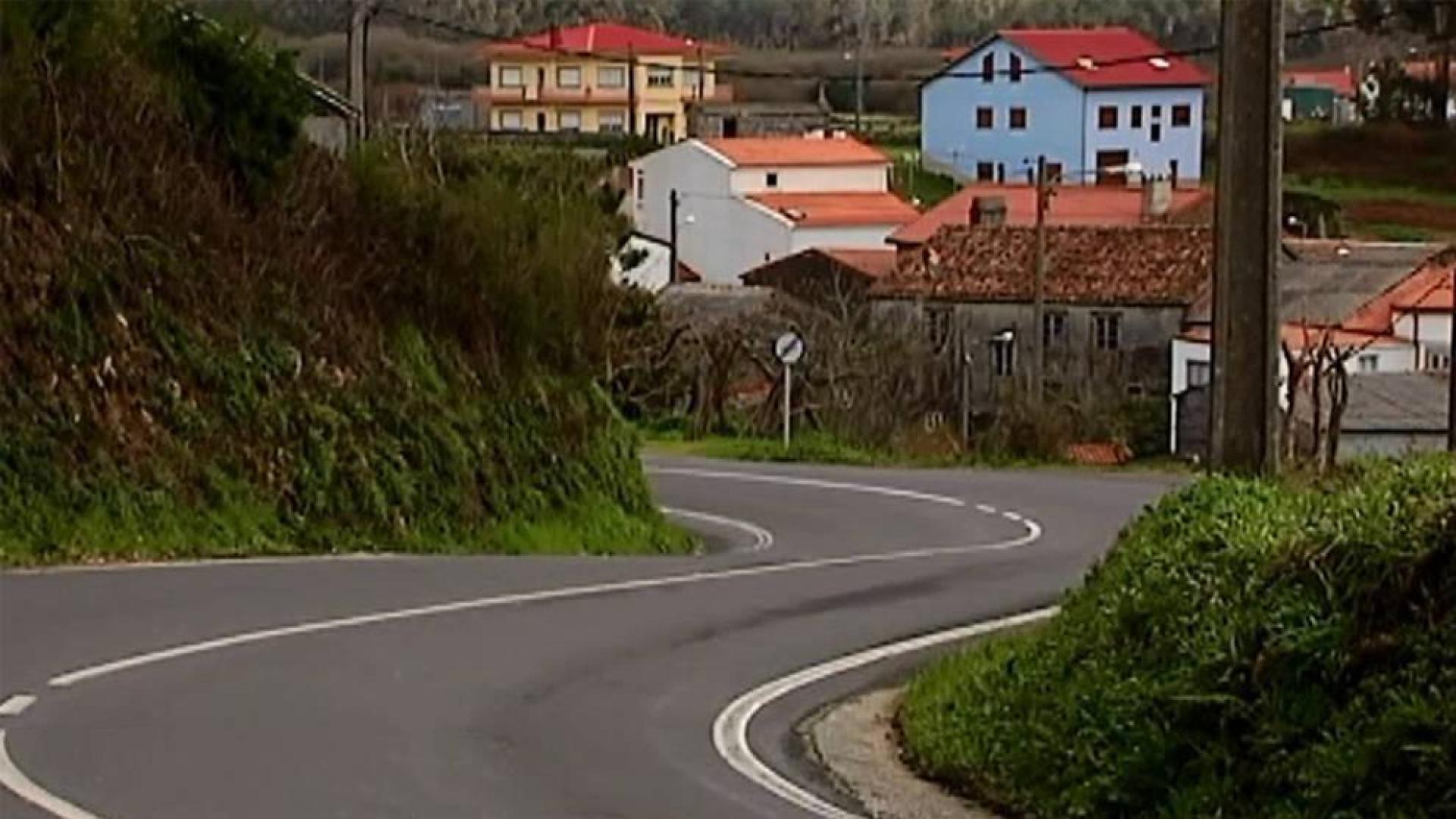Dos menores, atropellados al invadir con monopatines el carril contrario de la carretera