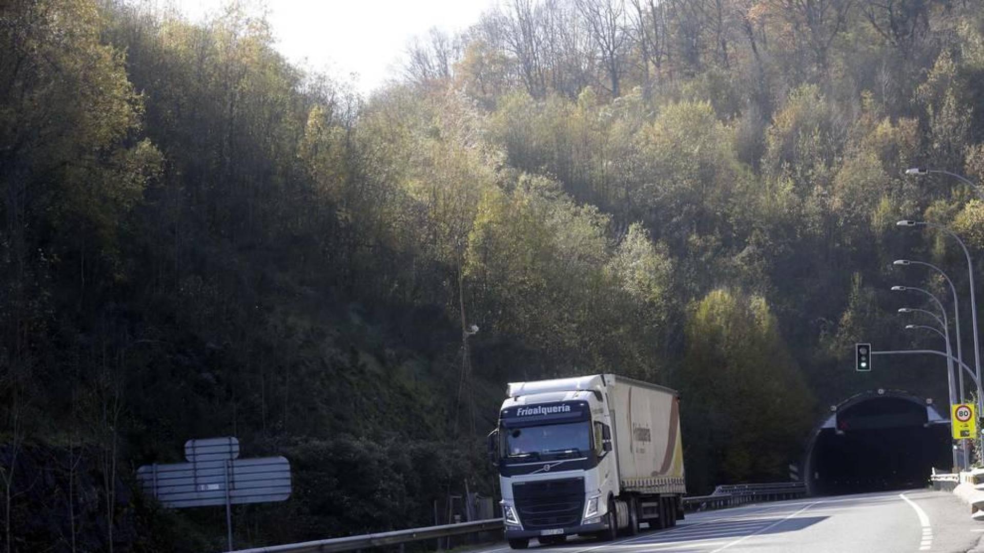 Ayuntamientos defenderán la obligación de desviar los camiones de Belate por la A-15