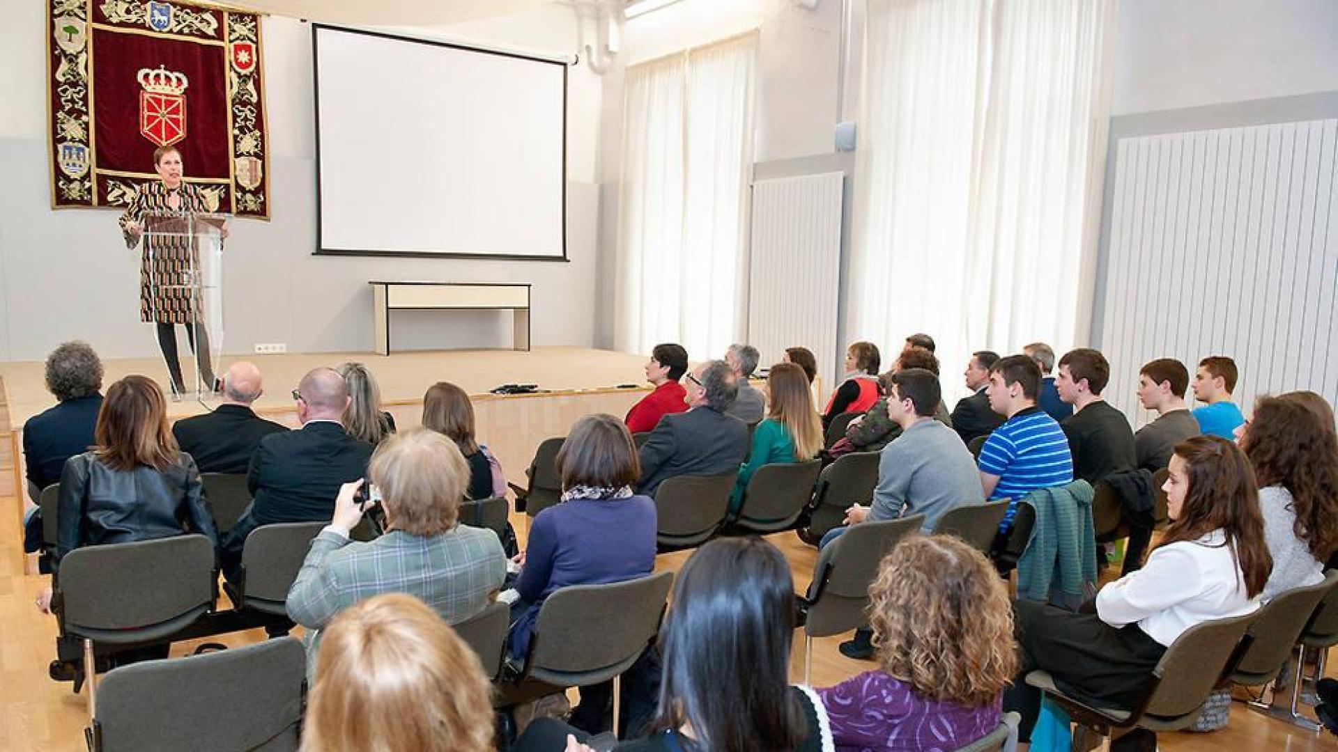Aniversario de la Escuela de Idiomas a Distancia con la promesa de una nueva sede