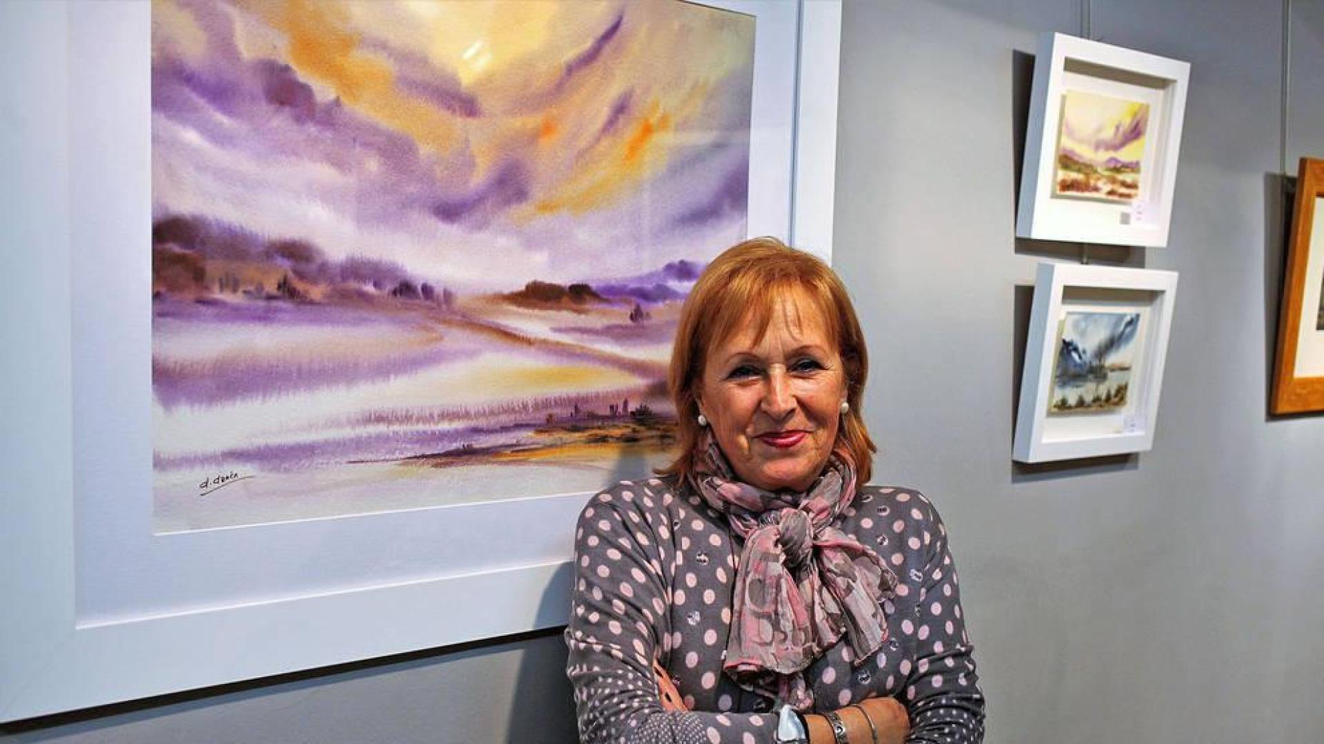 Ana Azorín presenta sus acuarelas en la muestra 'Dando color al agua'
