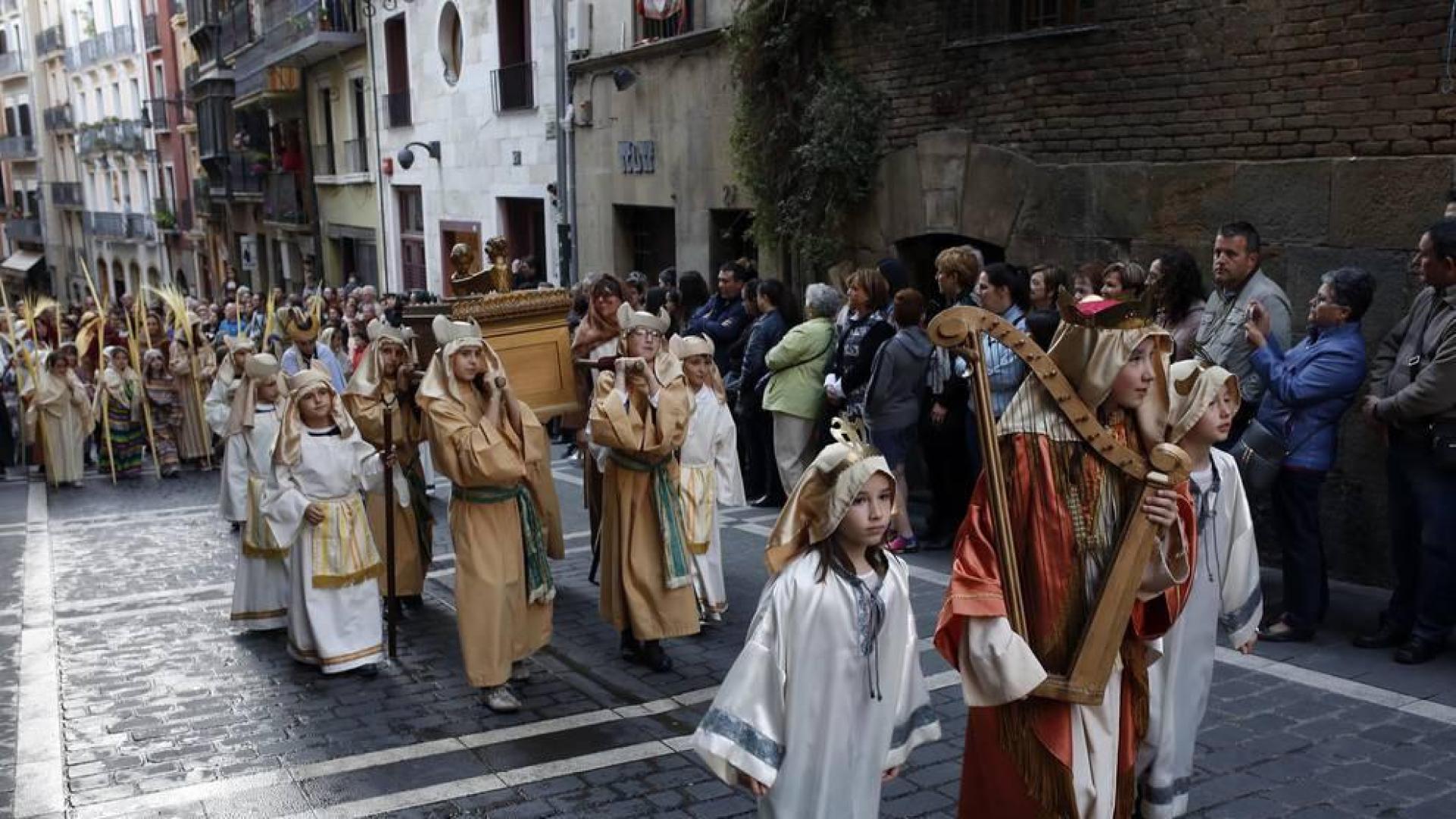 Pasos y participantes en la Semana Santa de 2017.
