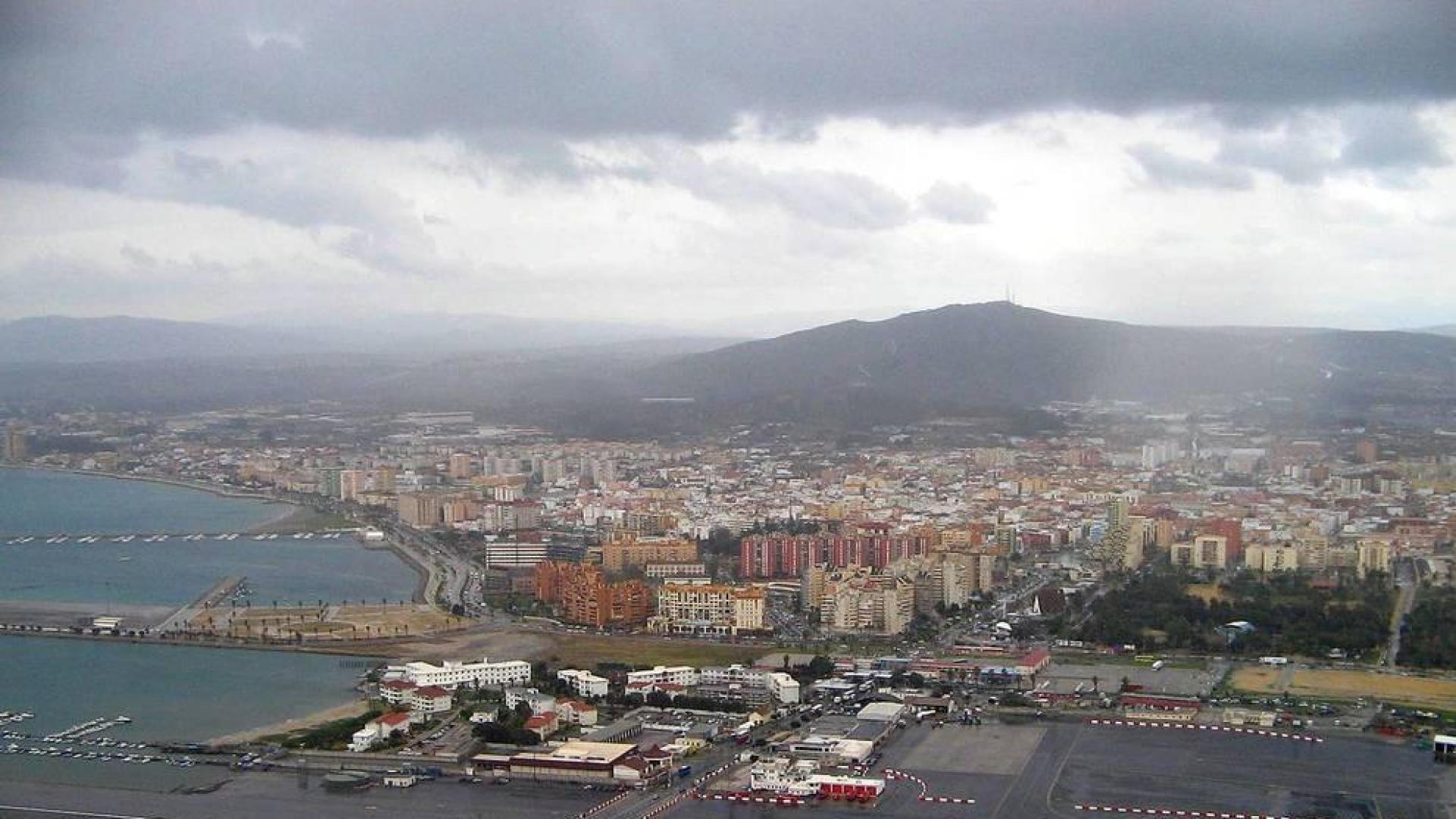 Intervienen en Cádiz 510 kilos de hachís y los vecinos forman una avalancha para evitarlo