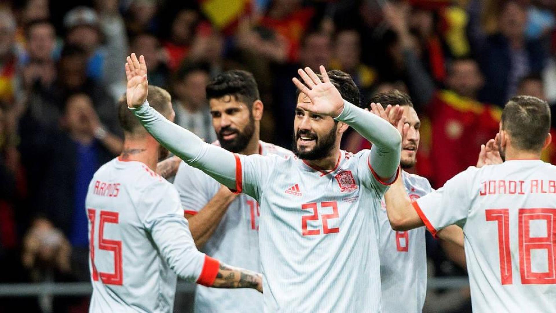 Isco guía el cómodo triunfo de 'La Roja' contra una Argentina sin Messi