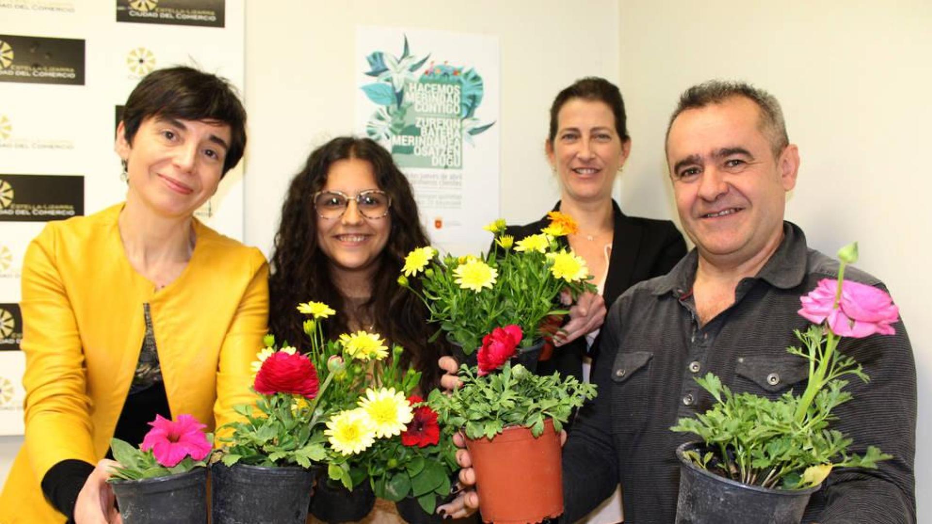 La primavera regresa al comercio de Estella con su campaña floral