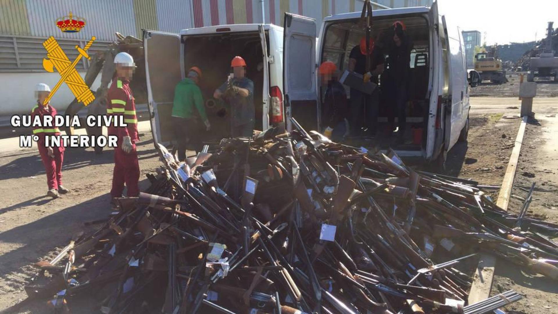 Guardia Civil destruye 2.480 kilos de armas en Navarra porque carecen de licencia