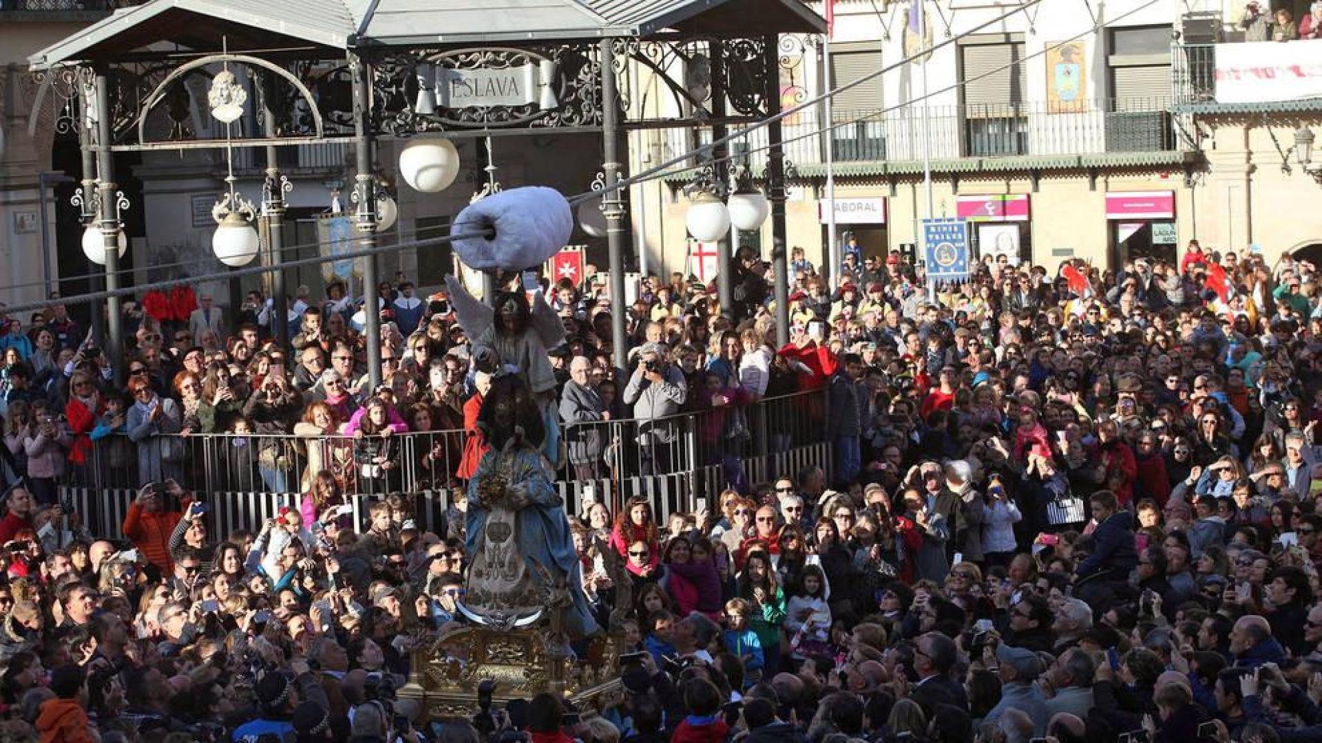 Tudela madruga este domingo para ver la Bajada del Ángel