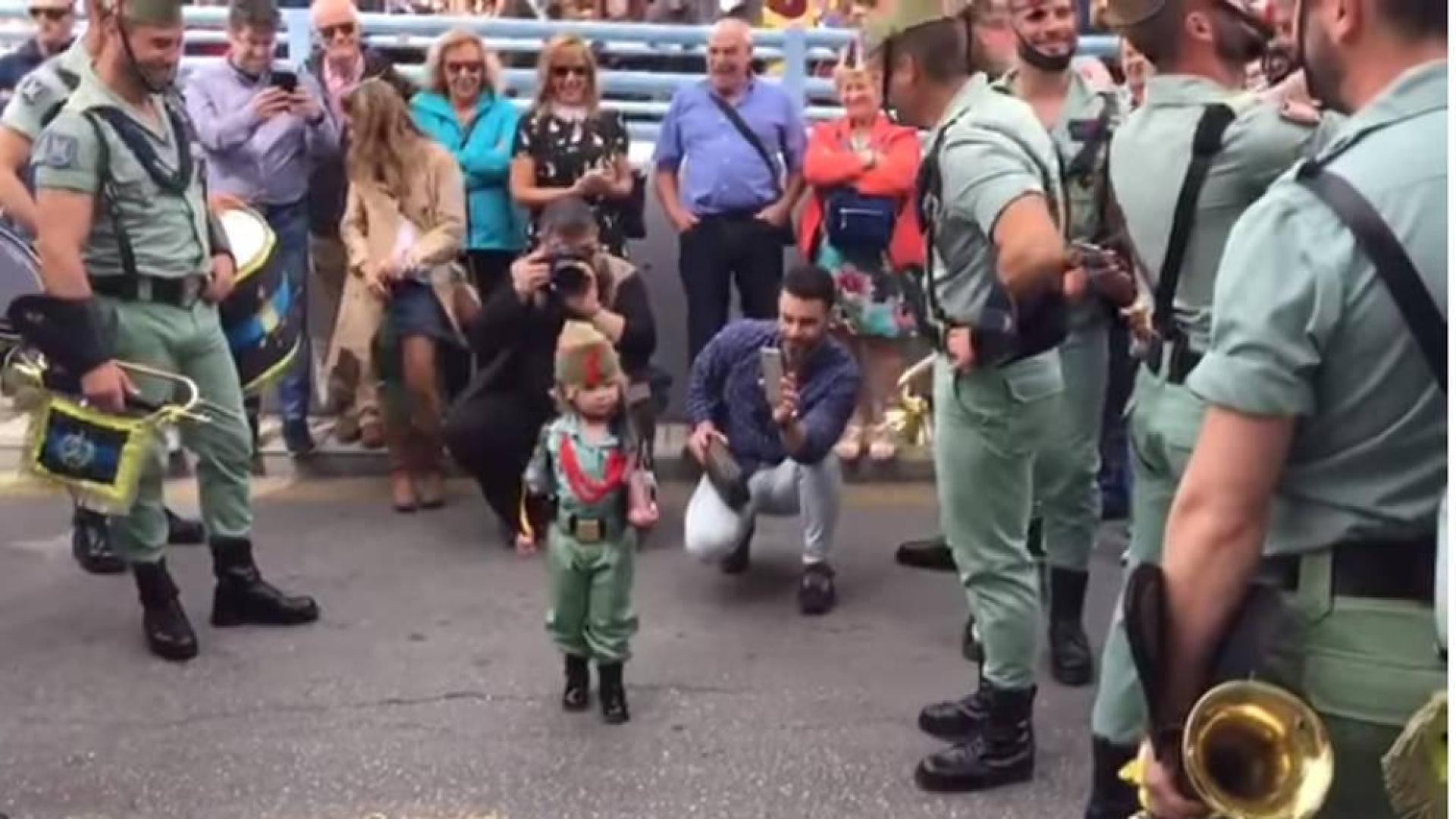El 'legionario' de cuatro años que canta 'El novio de la muerte' cada Semana Santa