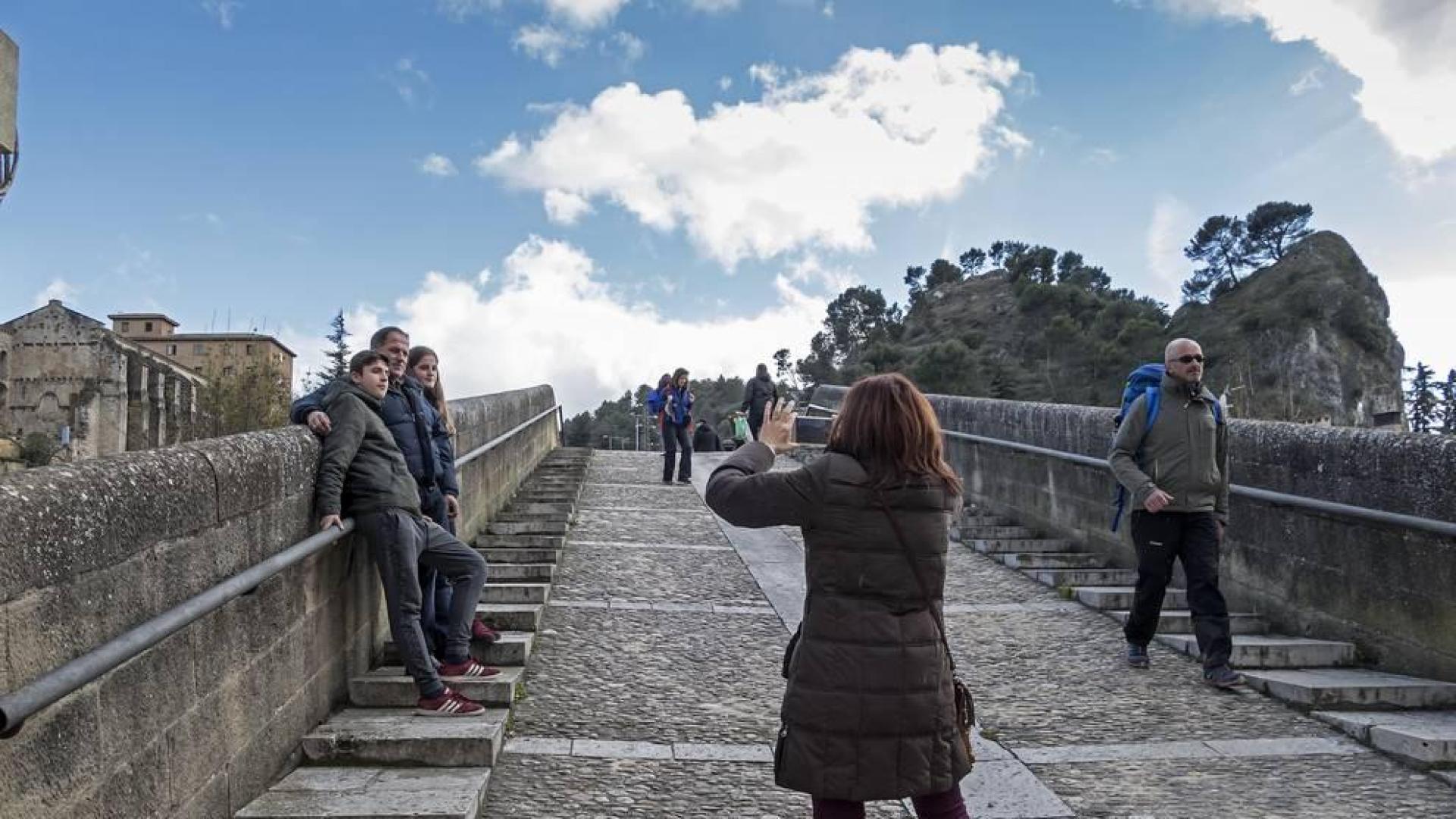 Estella aprueba el proyecto de una ruta turística con el zumaque como hilo conductor