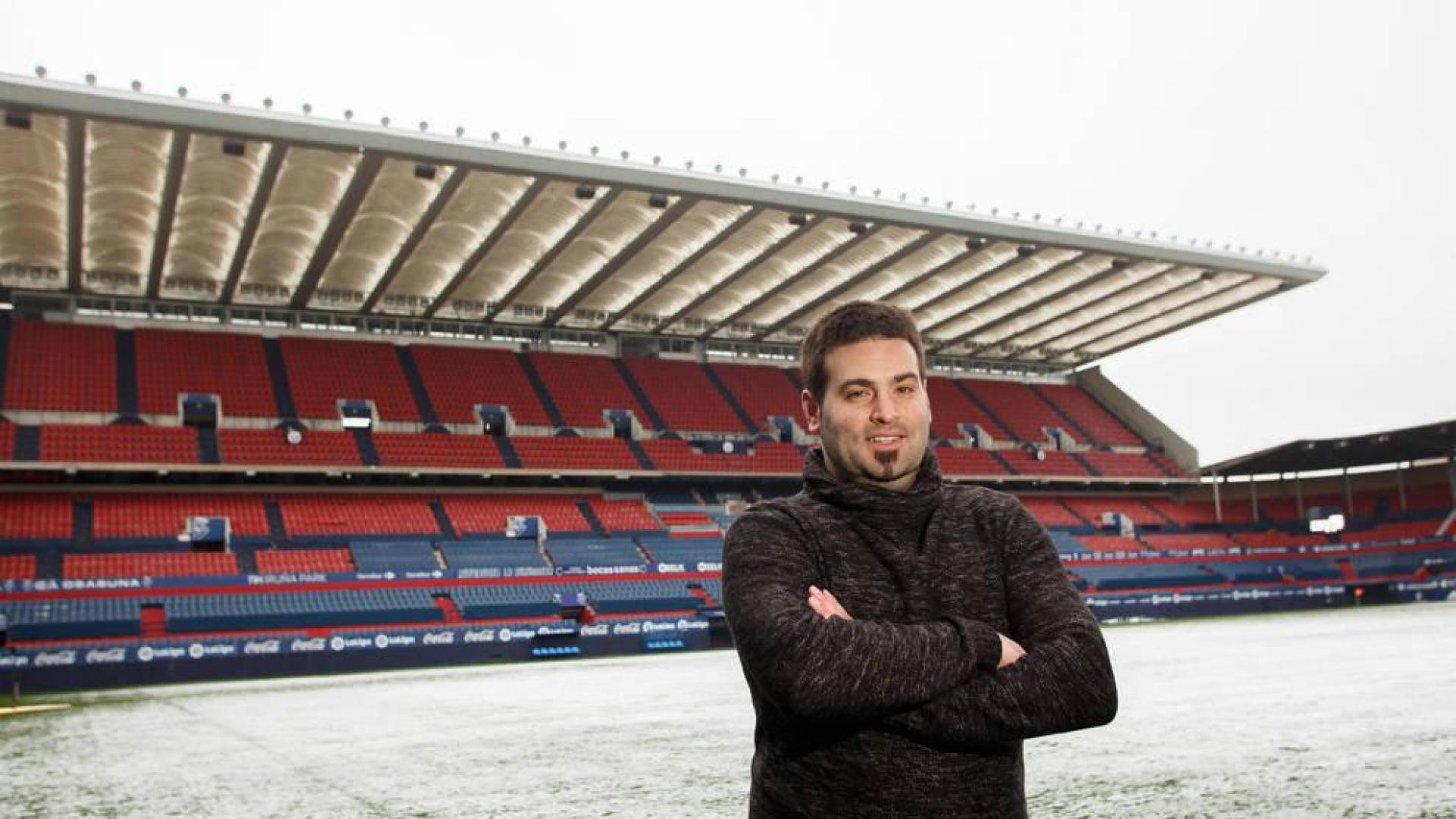Un estudiante de la UPNA analiza la evolución de los campos de fútbol navarros