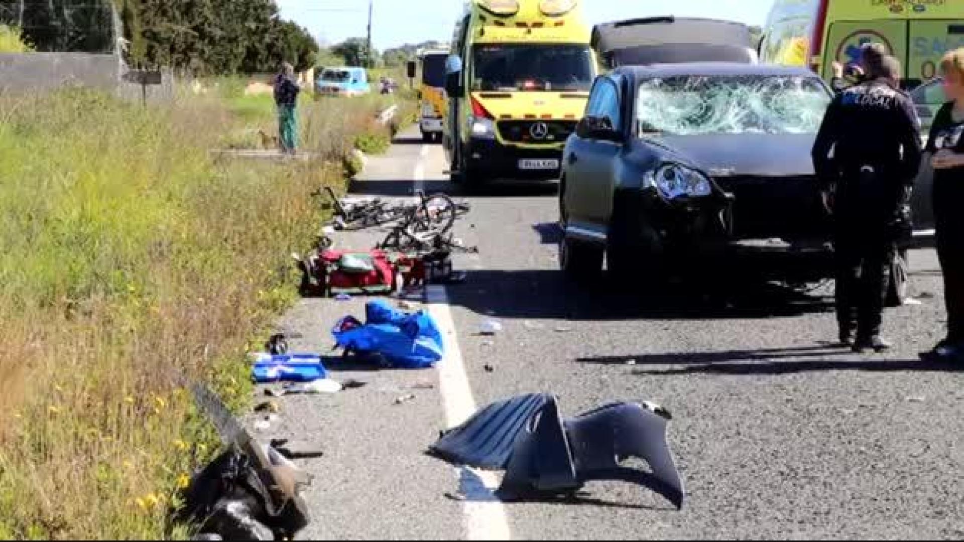 Una conductora arrolla con un todoterreno a 9 ciclistas y deja a dos de ellos en estado muy grave