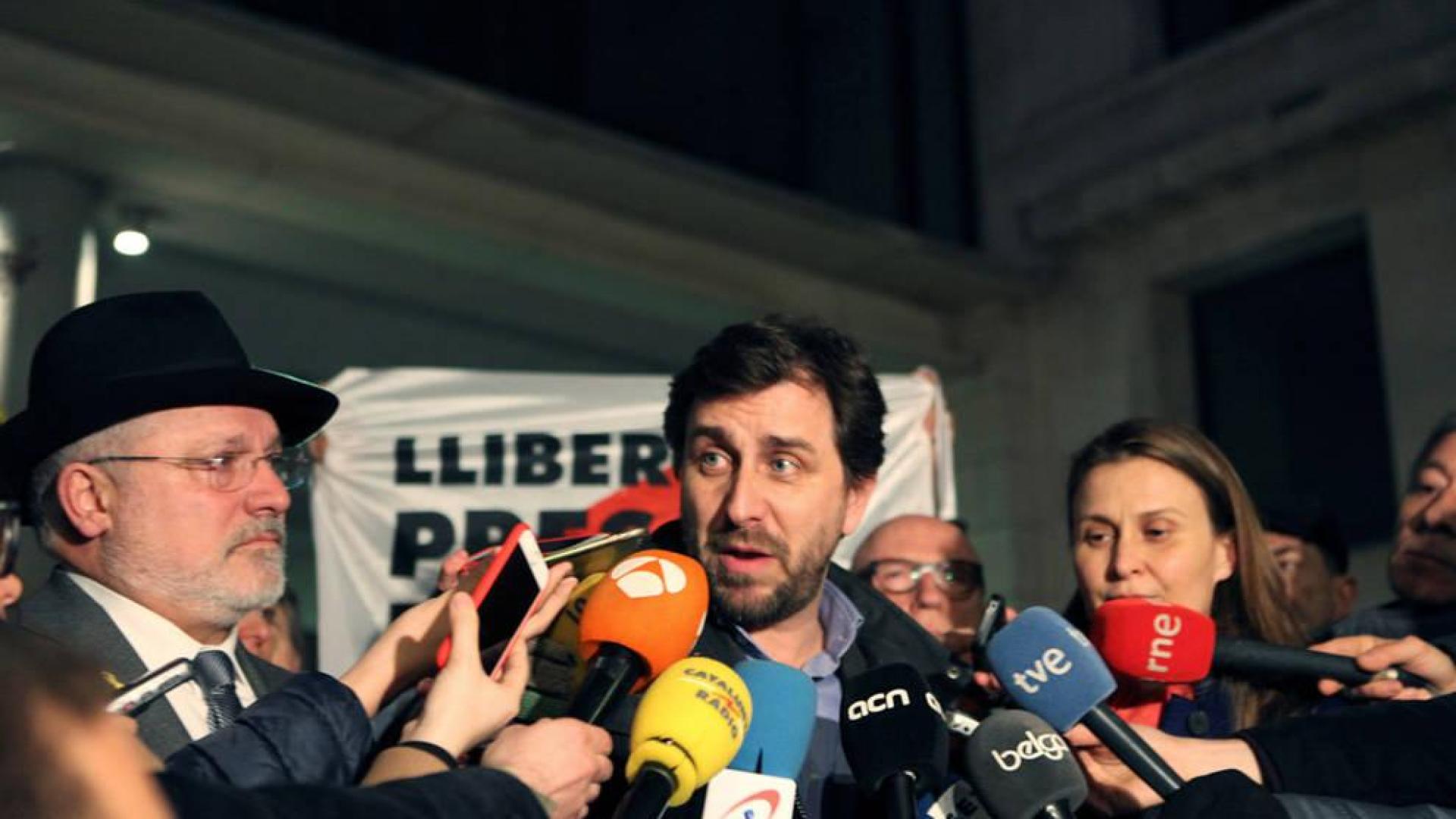 Los ex consejeros catalanes huidos en Bélgica quedan en libertad sin fianza
