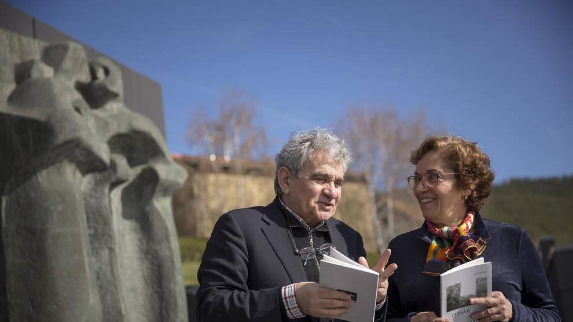 La historia de amor de Jorge Oteiza, por Bernardo Atxaga y Pilar Oteiza