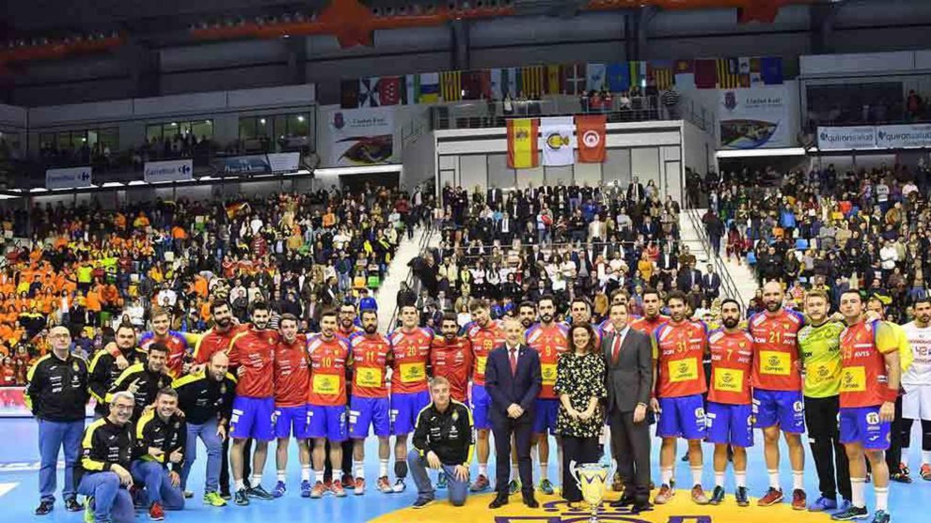Bazán, Gurbindo y Goñi, titulares en la victoria de los Hispanos ante Túnez