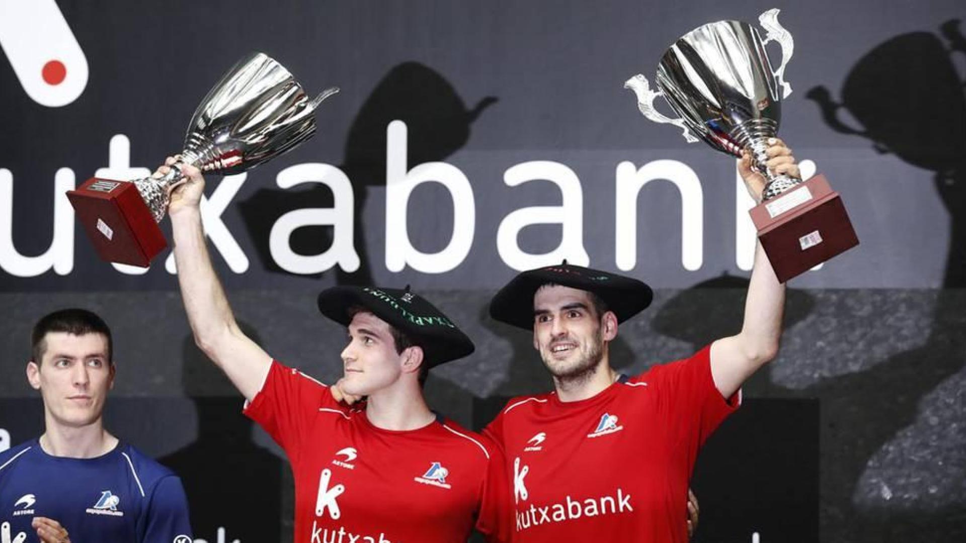 Los navarros Ezkurdia y Zabaleta arrollan a Elezkano-Rezusta y logran la 'txapela' del Parejas