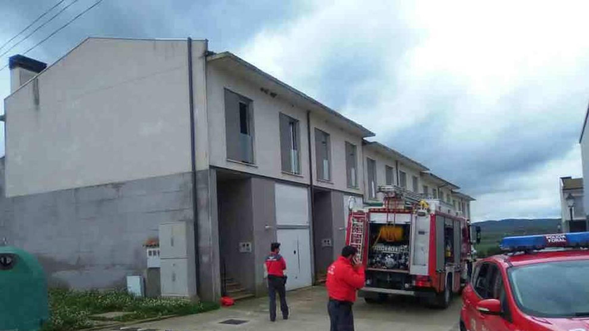 Los bomberos sofocan un incendio en una casa "ocupada" en Barasoain