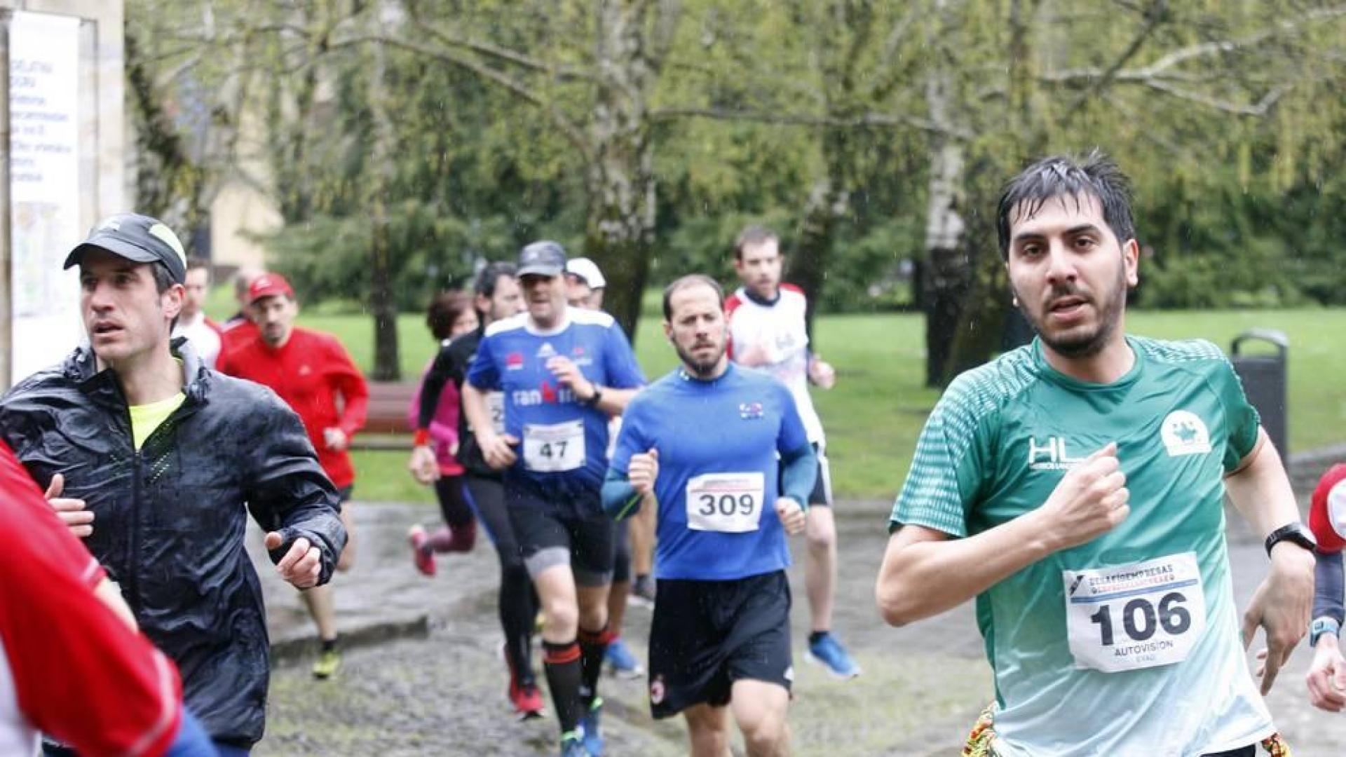 Imágenes de la 'VI Carrera de la Ciudadela-Desafío Empresas'