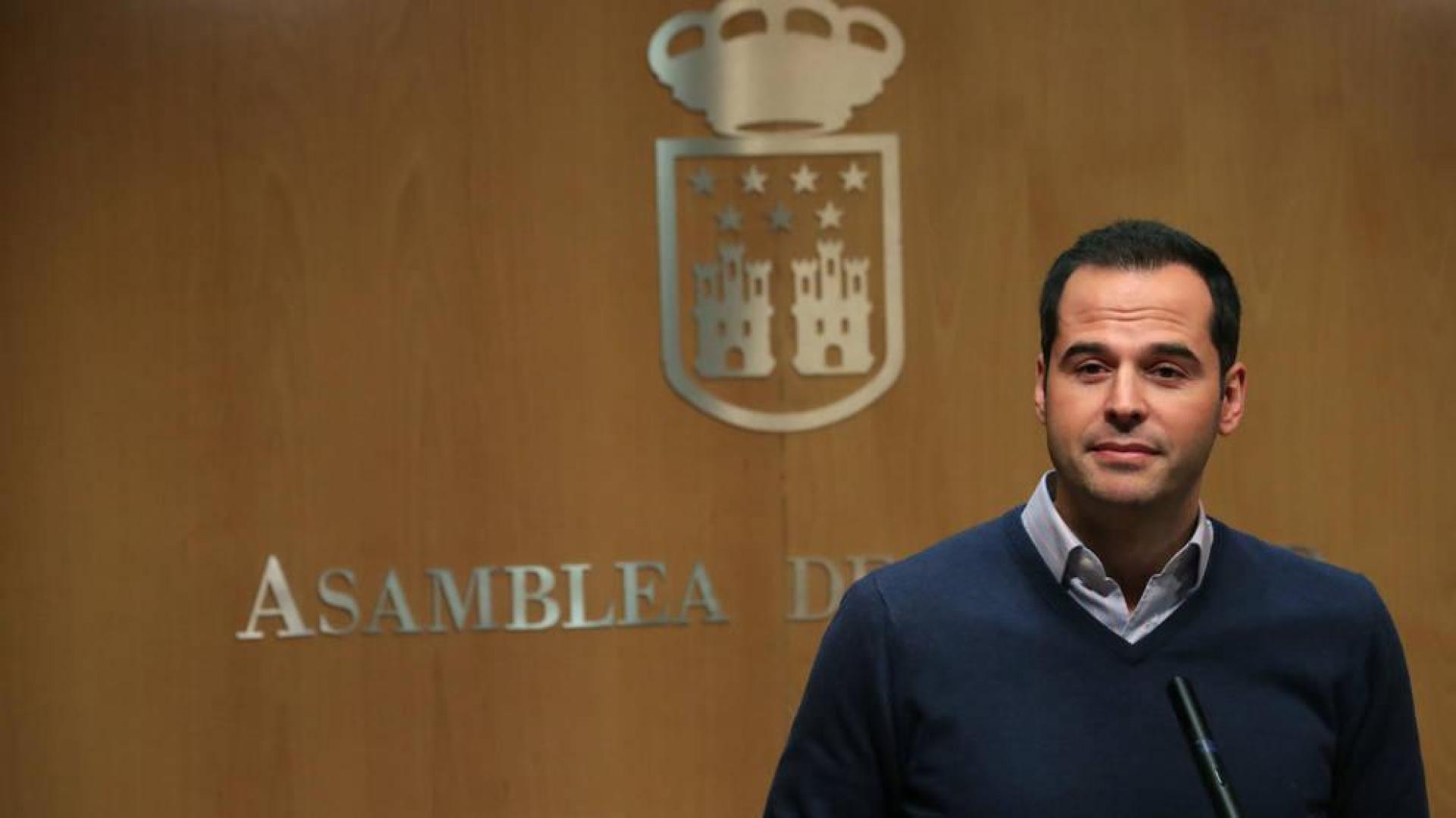 Ciudadanos pide la dimisión de Cifuentes y que el PP presente otro candidato