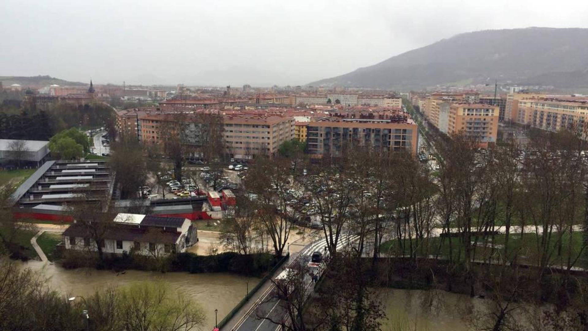 Sube la alerta: Pamplona prohíbe aparcar en Corralillos y el entorno del Club Natación