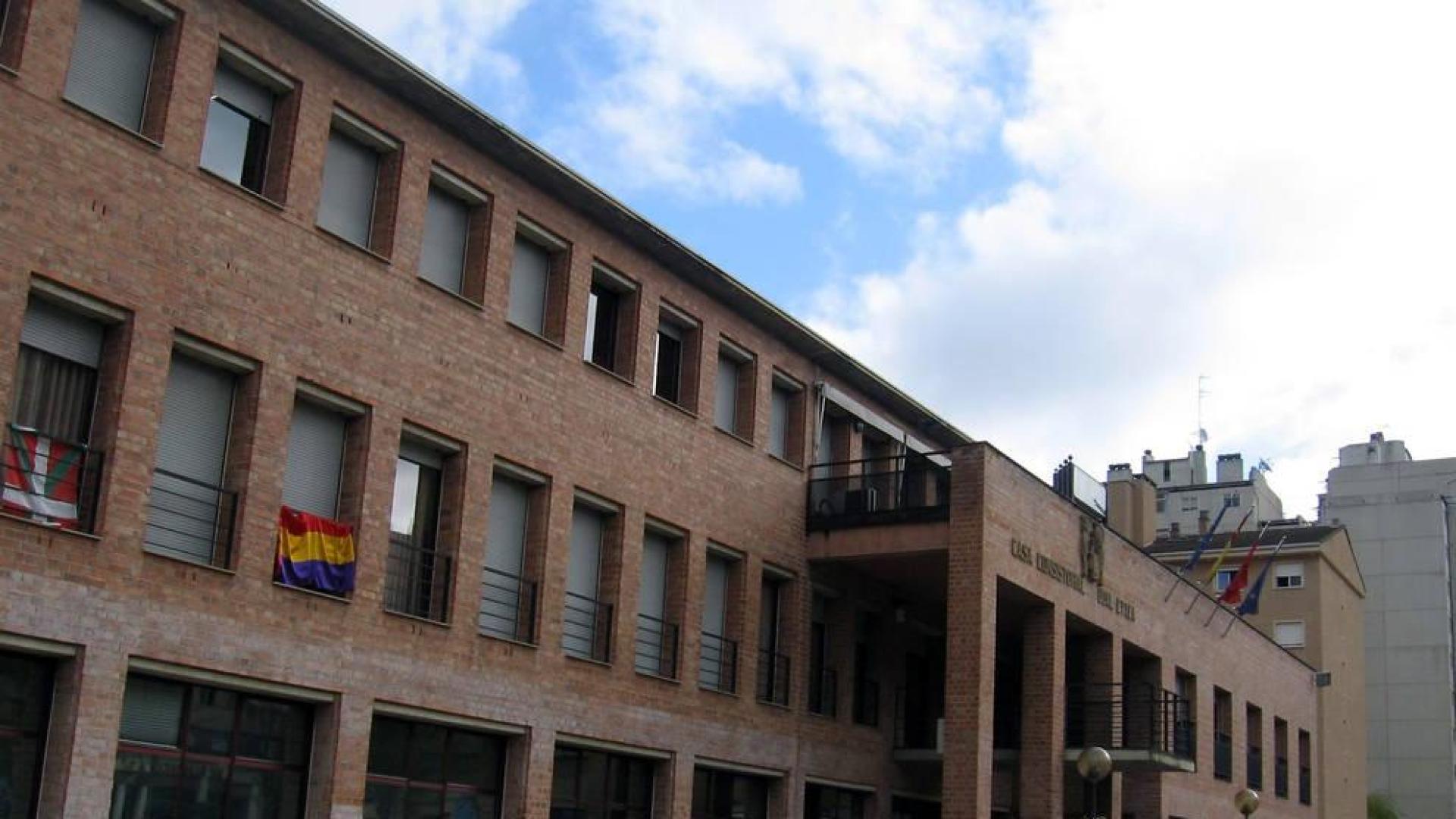 El juzgado anula la colocación de la bandera republicana en Barañáin